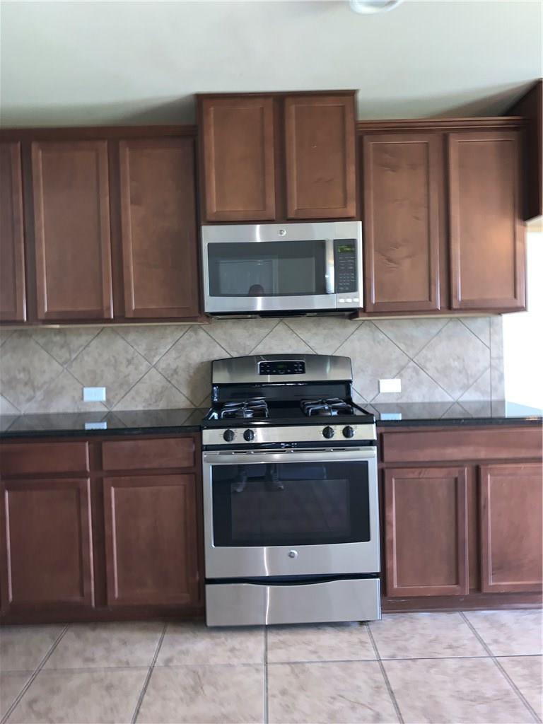 151 Chickadee Cv, Kyle, TX 78640