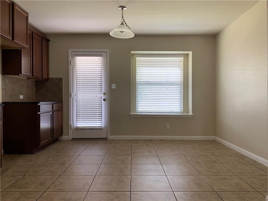 151 Chickadee Cv, Kyle, TX 78640