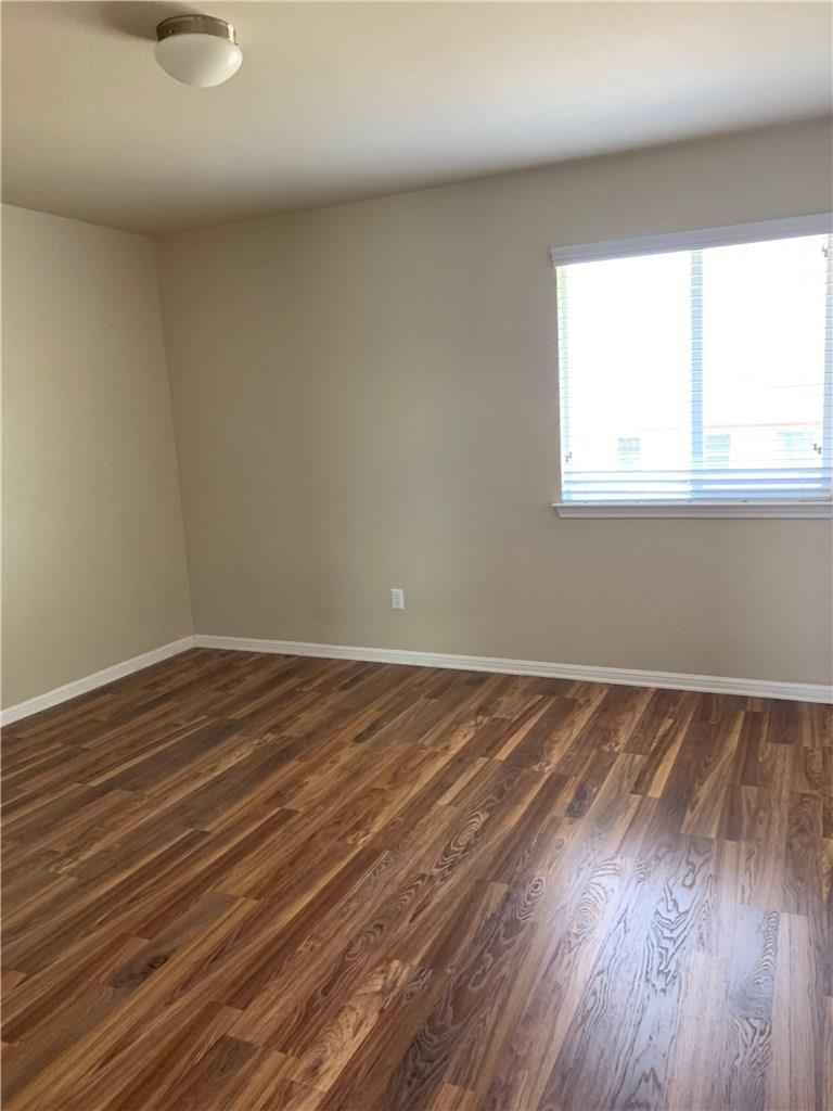 151 Chickadee Cv, Kyle, TX 78640