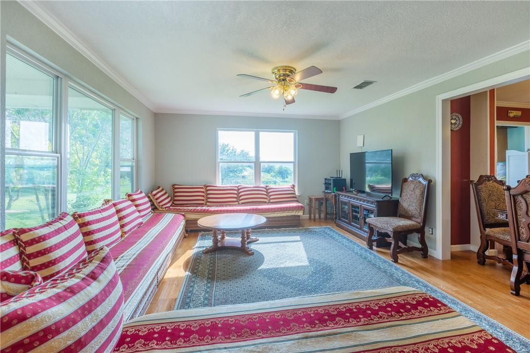 1629 County Road 107 Rd, Hutto, TX 78634