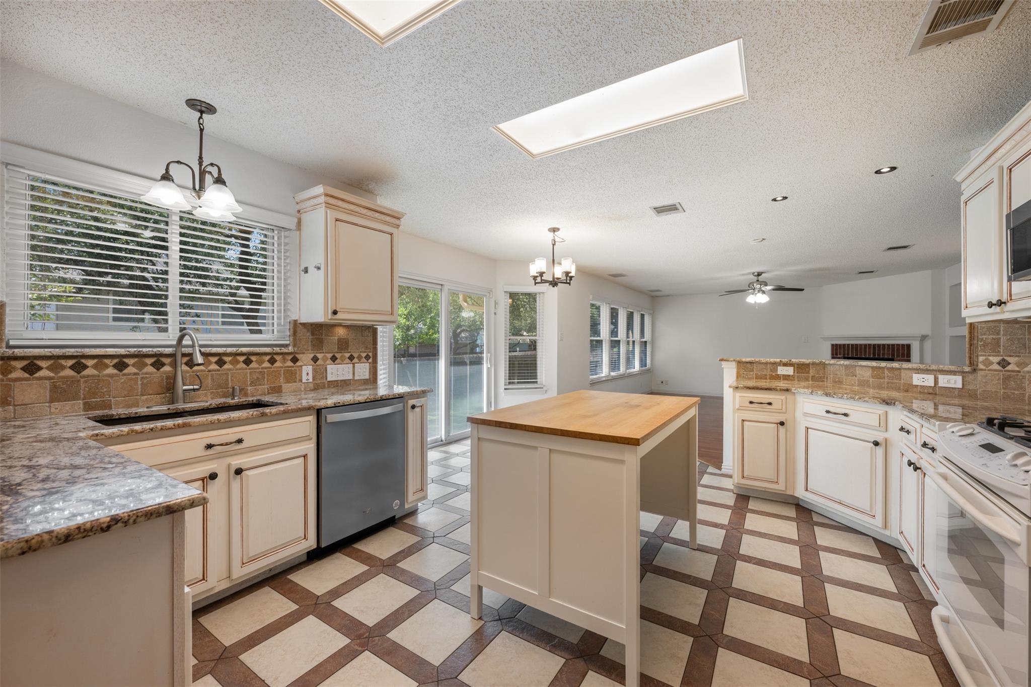 3635 Flora Vista Loop, Round Rock, TX 78681