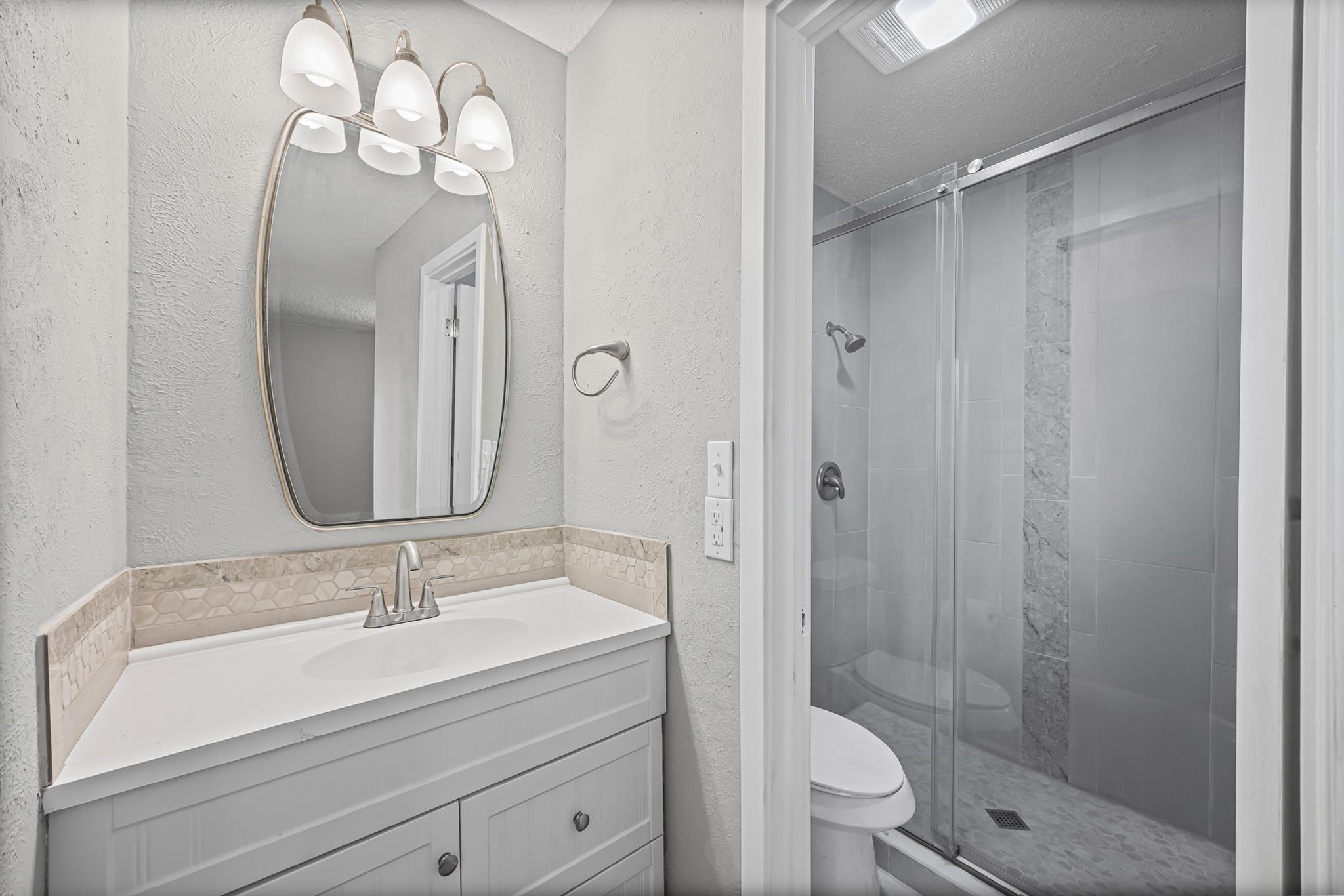 1206 S Trace Dr, Austin, TX 78745