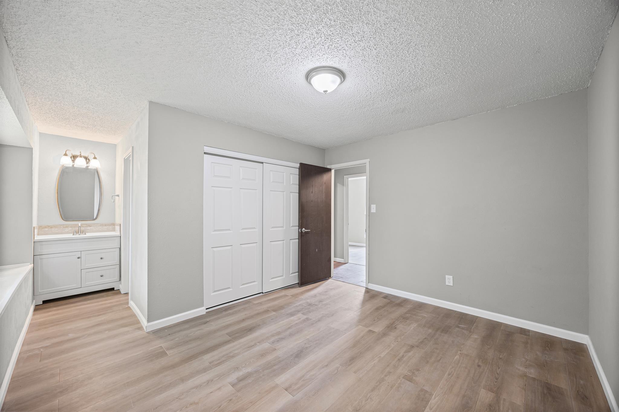 1206 S Trace Dr, Austin, TX 78745