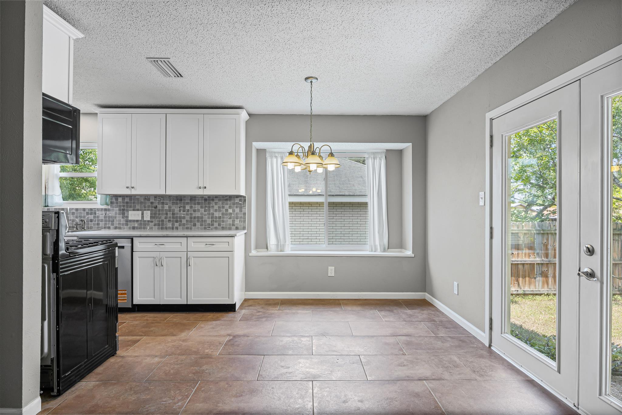 1206 S Trace Dr, Austin, TX 78745