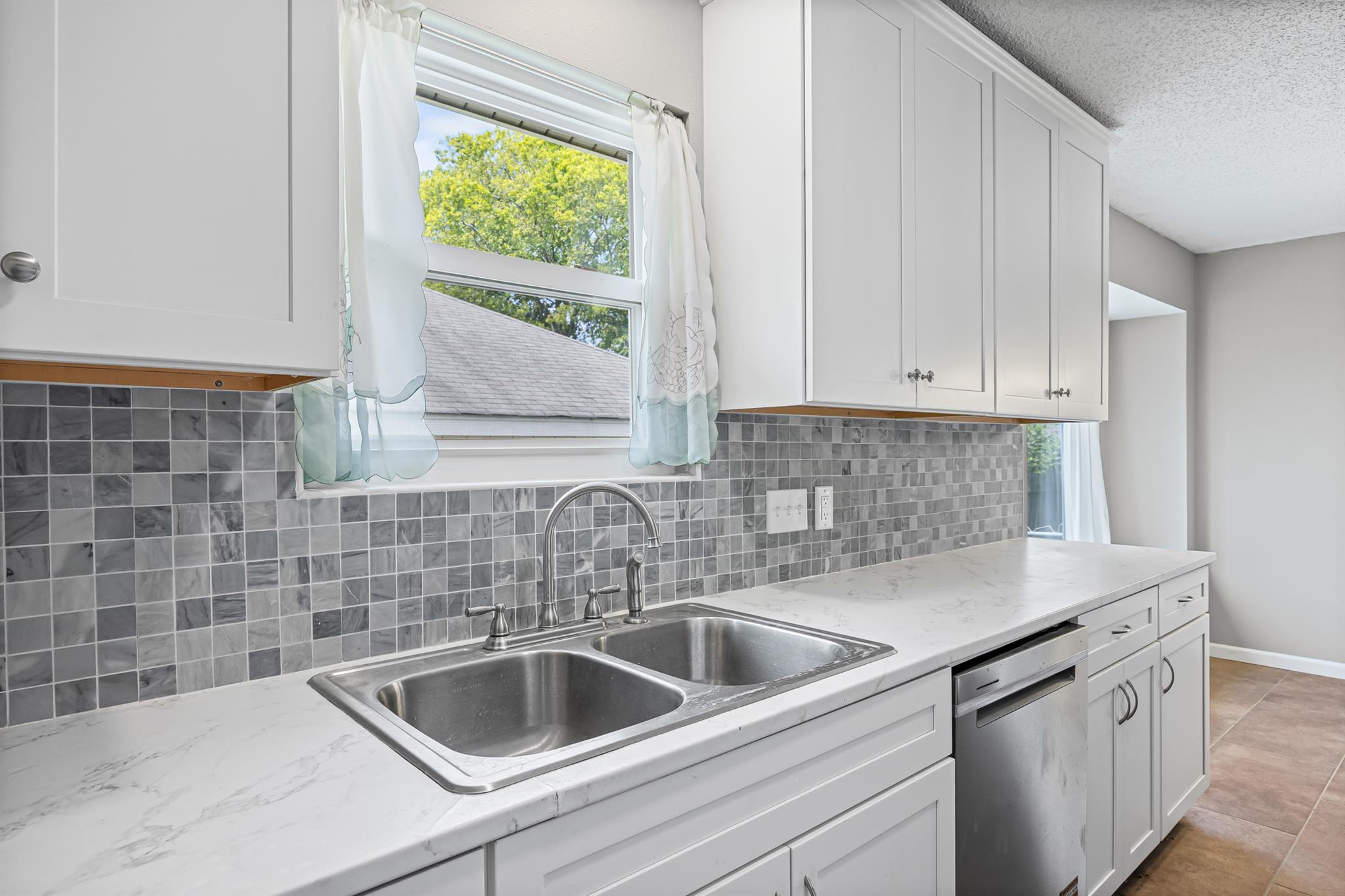 1206 S Trace Dr, Austin, TX 78745