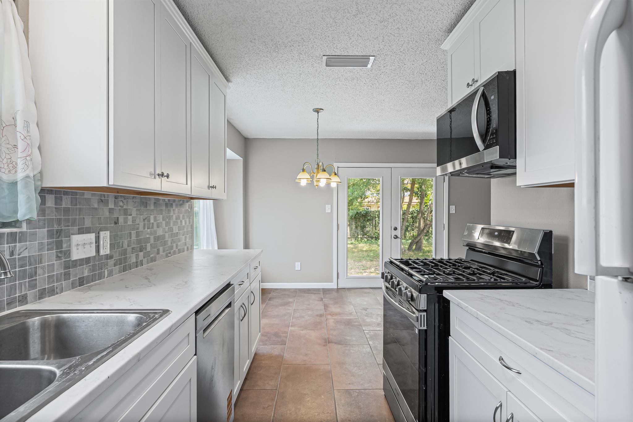 1206 S Trace Dr, Austin, TX 78745