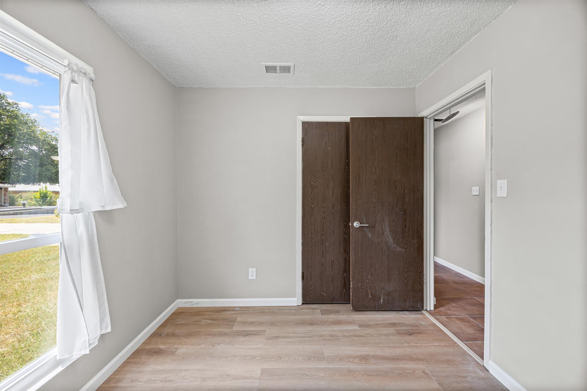 1206 S Trace Dr, Austin, TX 78745