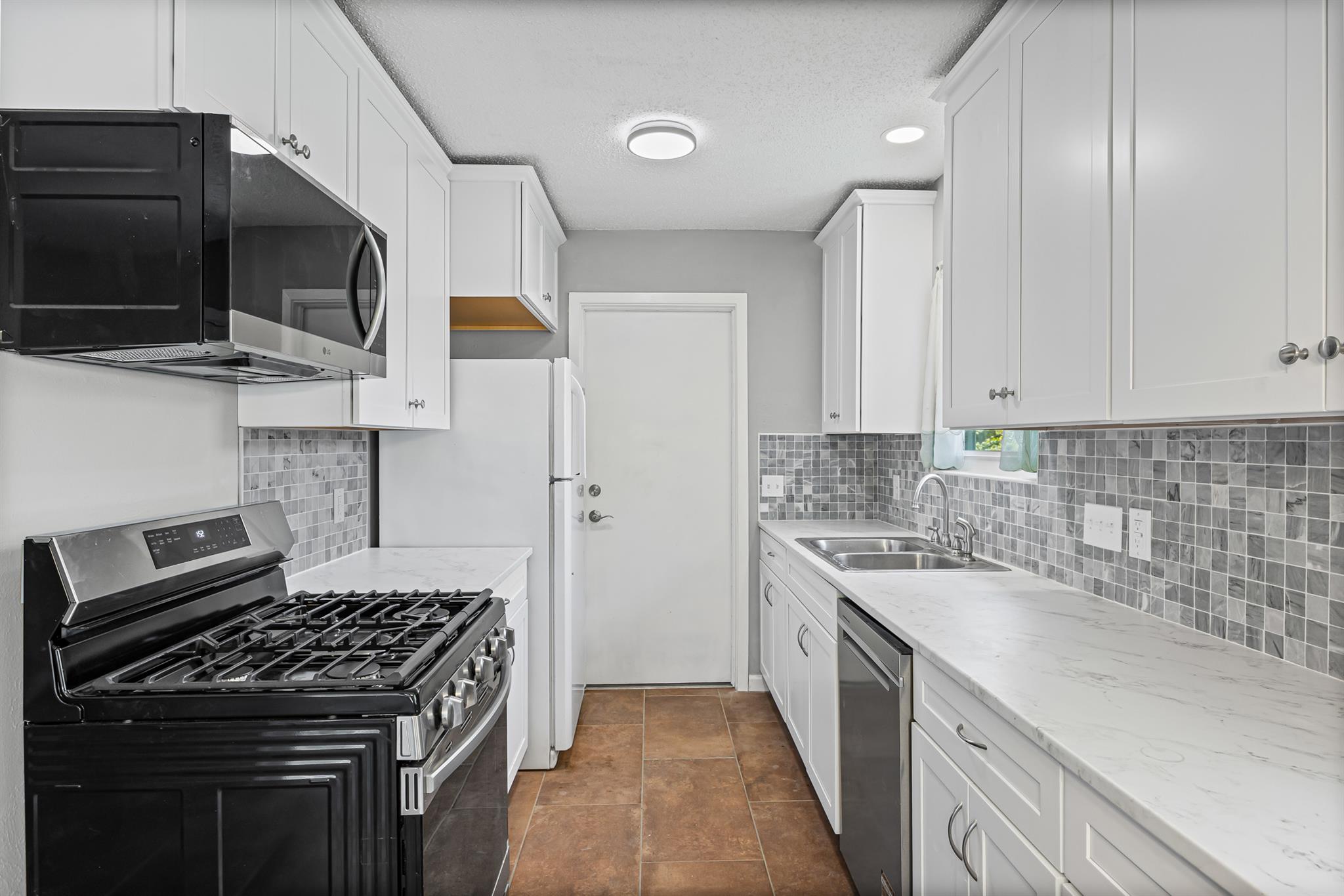 1206 S Trace Dr, Austin, TX 78745