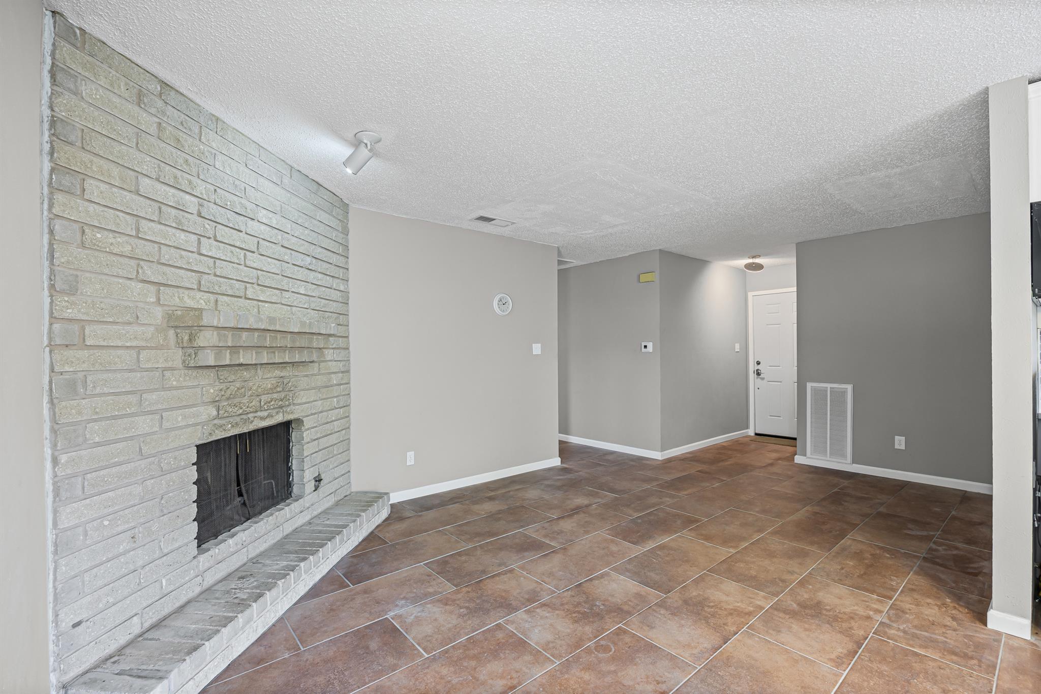 1206 S Trace Dr, Austin, TX 78745