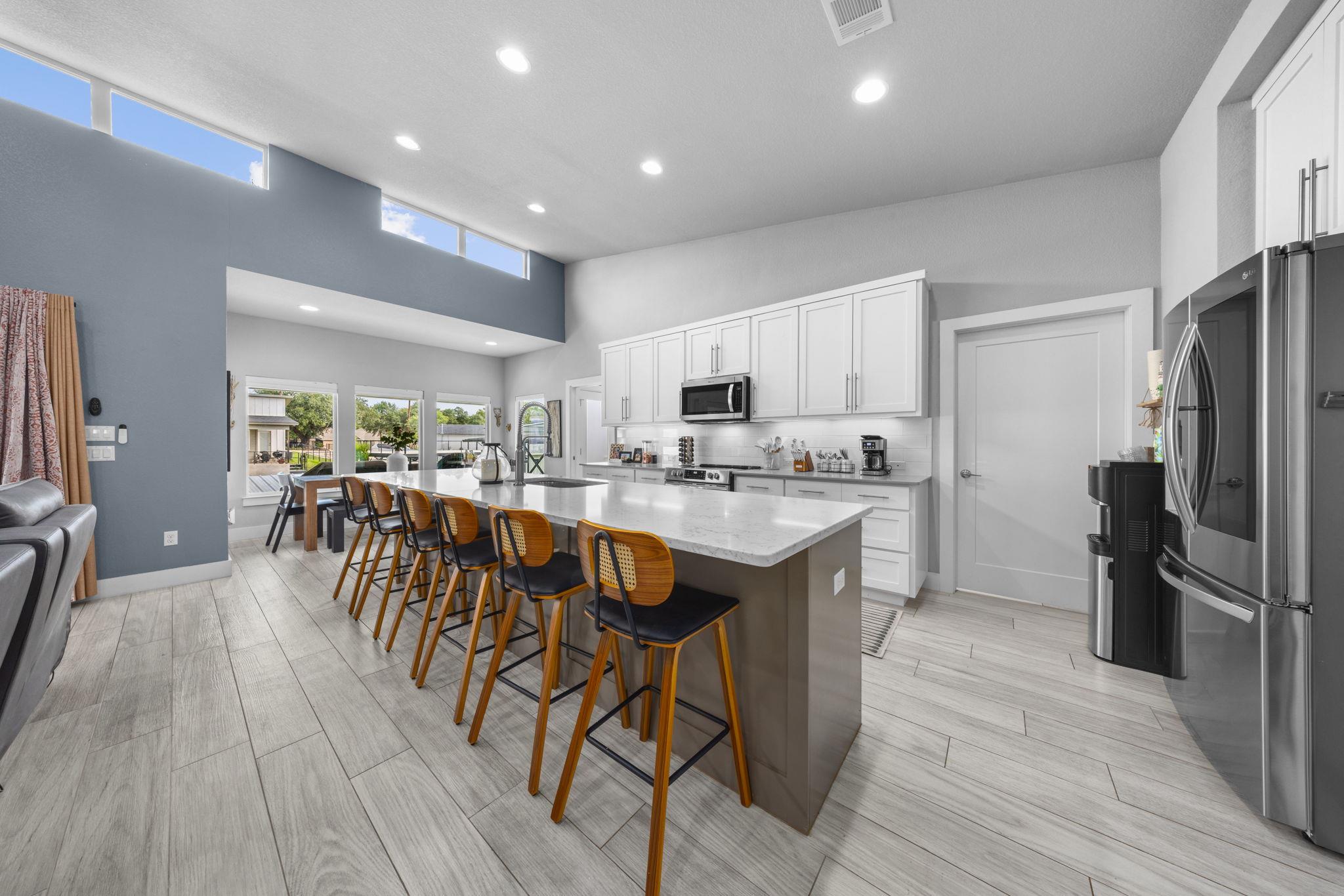 303 Robin Hood Ln, Granite Shoals, TX 78654