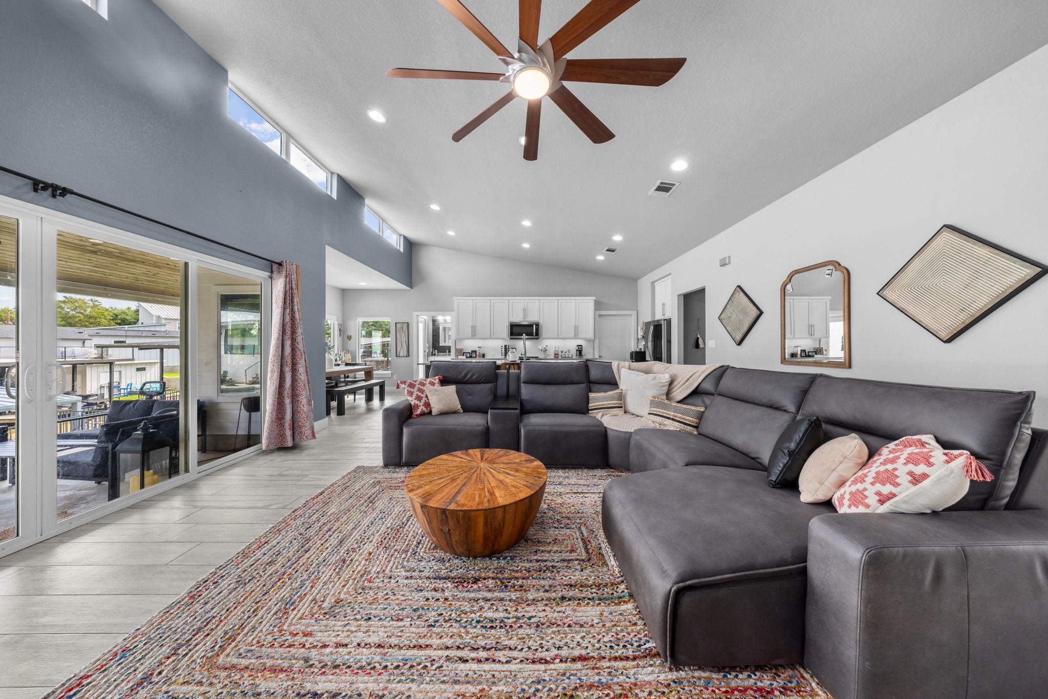 303 Robin Hood Ln, Granite Shoals, TX 78654