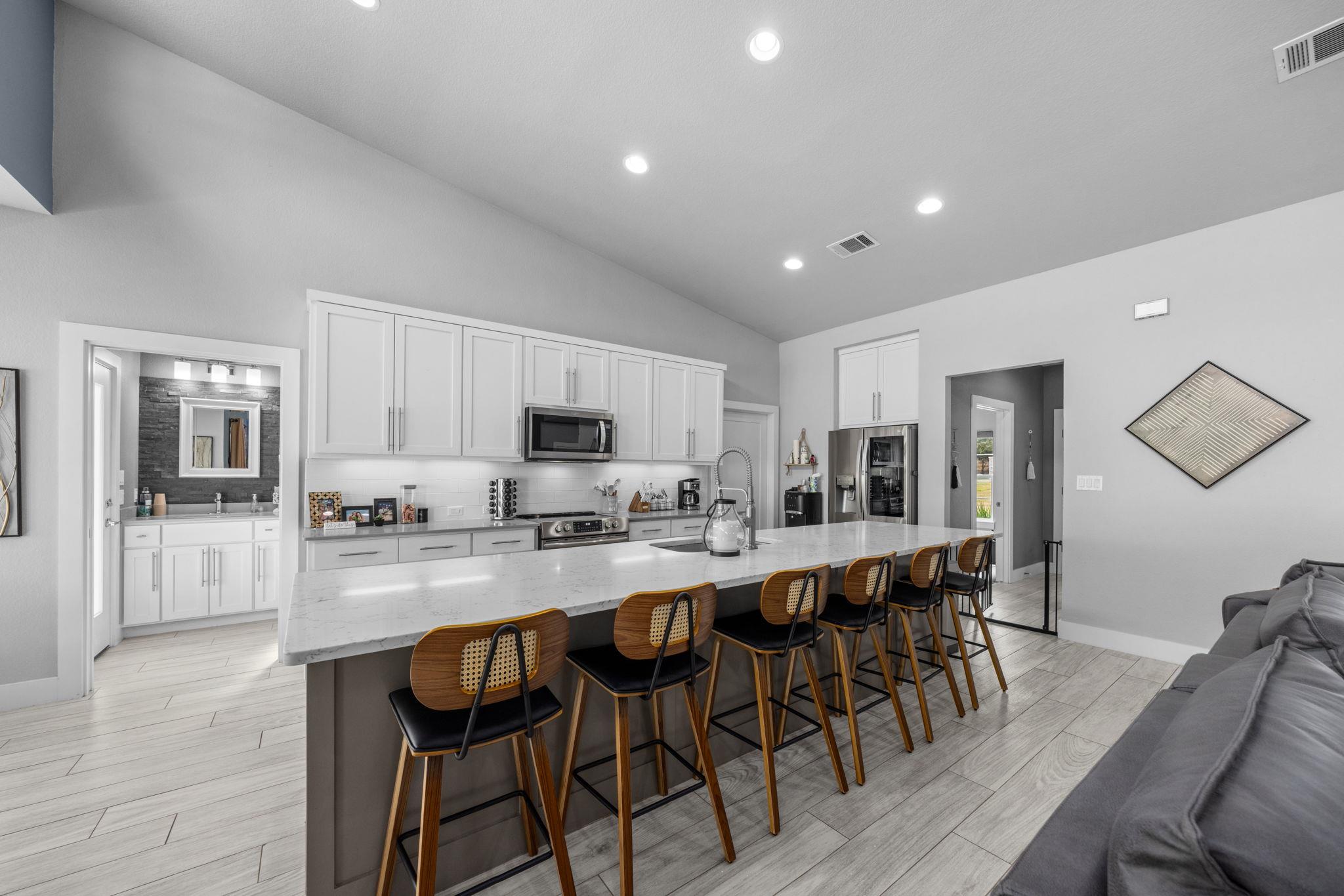 303 Robin Hood Ln, Granite Shoals, TX 78654