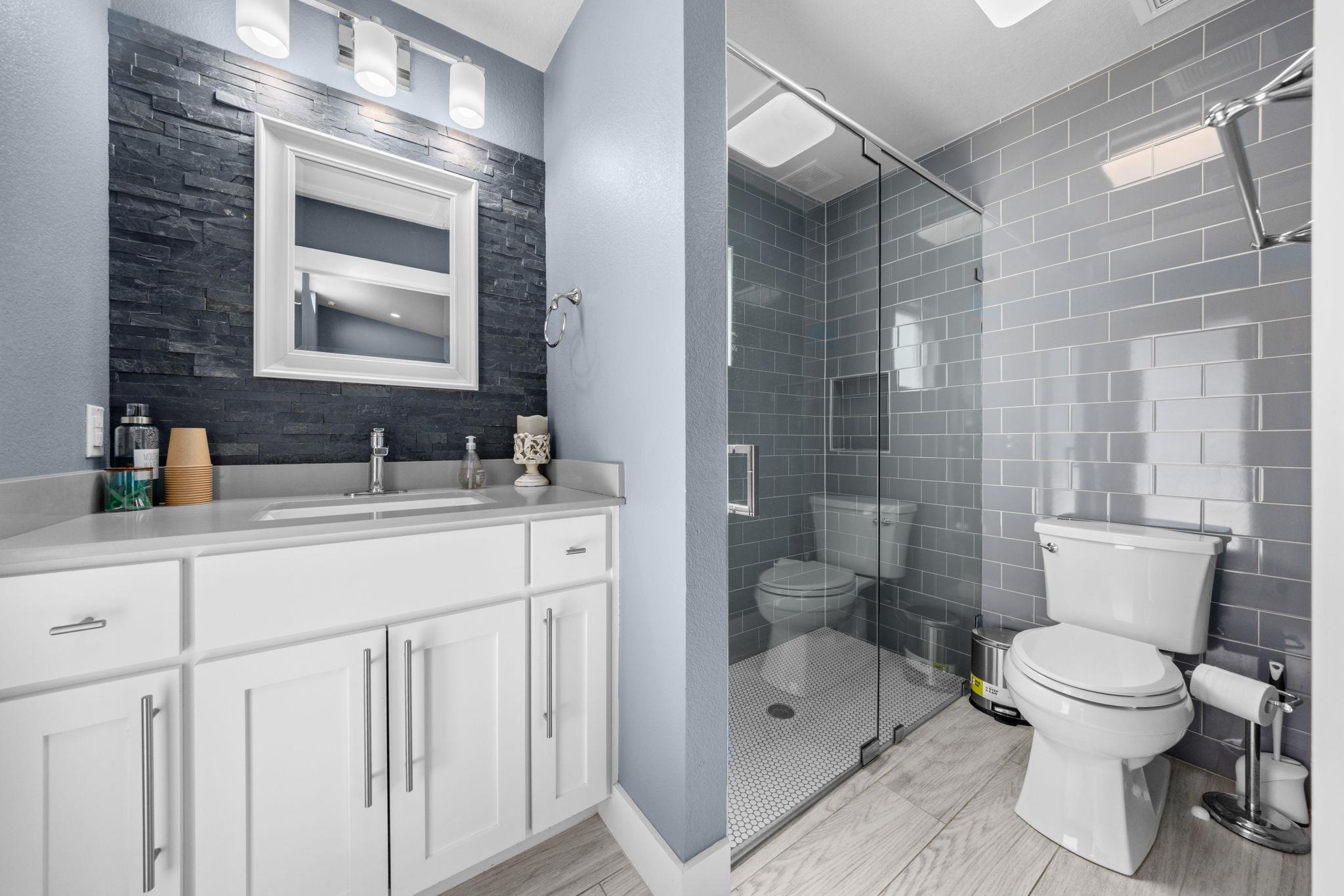 303 Robin Hood Ln, Granite Shoals, TX 78654