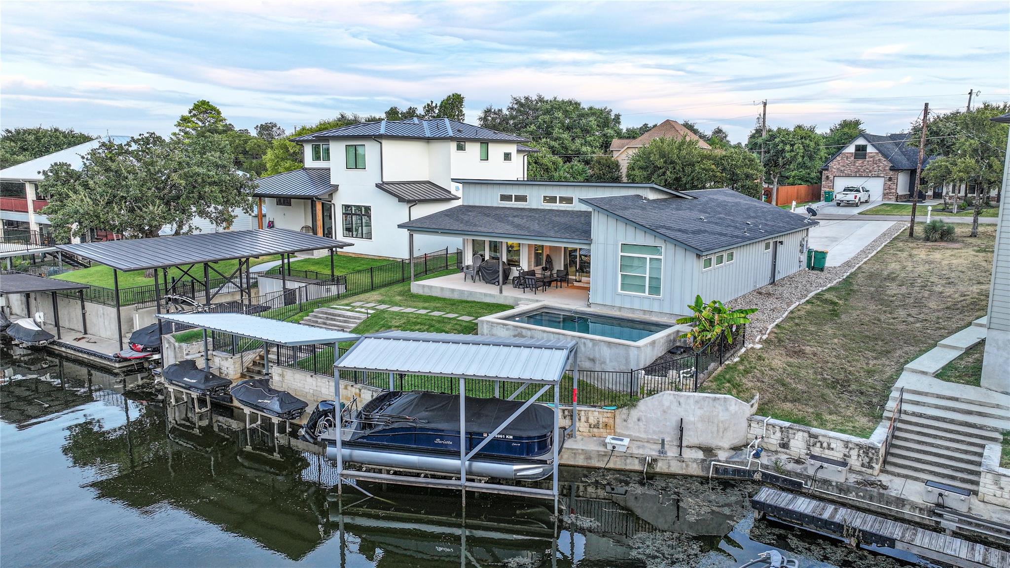 303 Robin Hood Ln, Granite Shoals, TX 78654