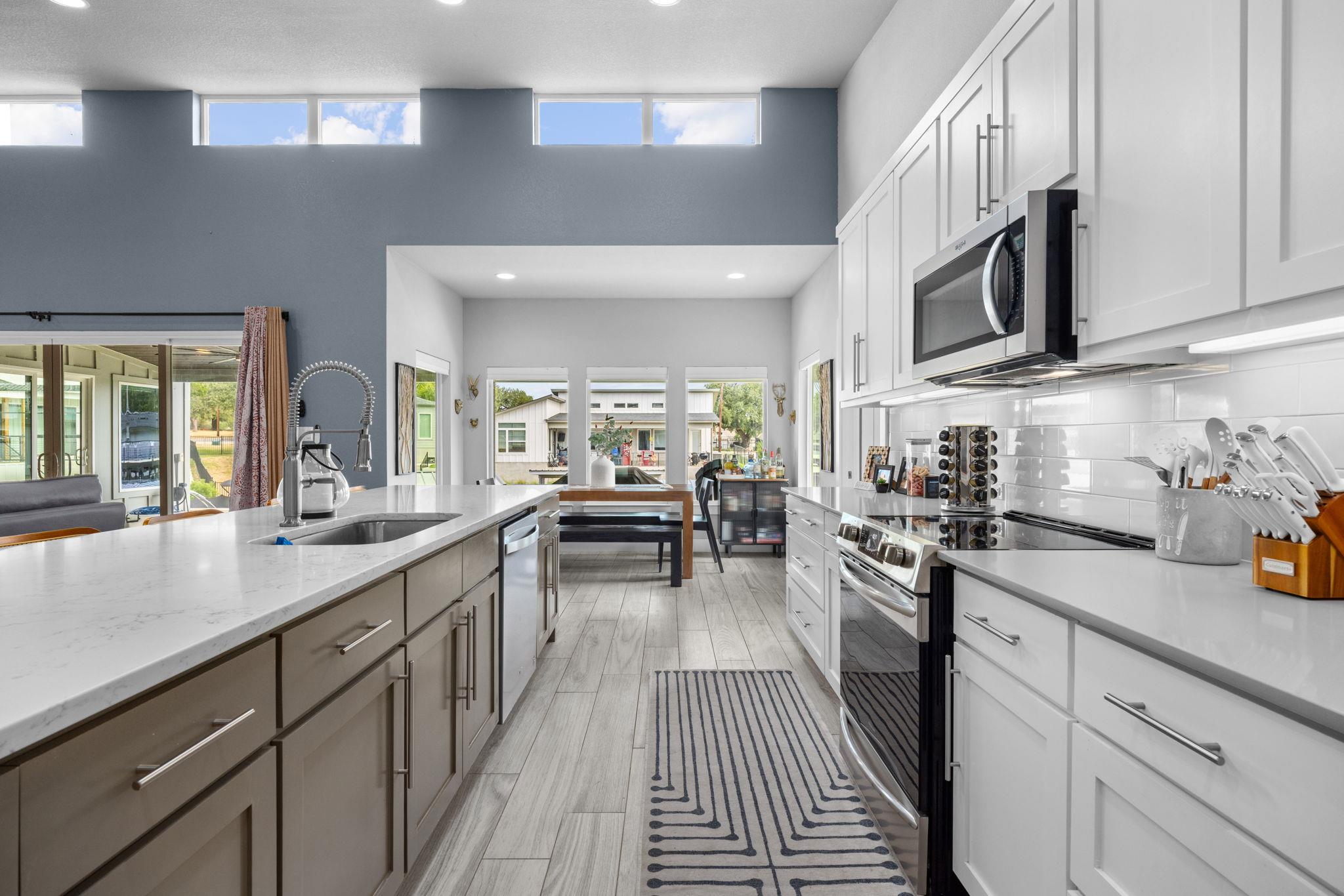 303 Robin Hood Ln, Granite Shoals, TX 78654