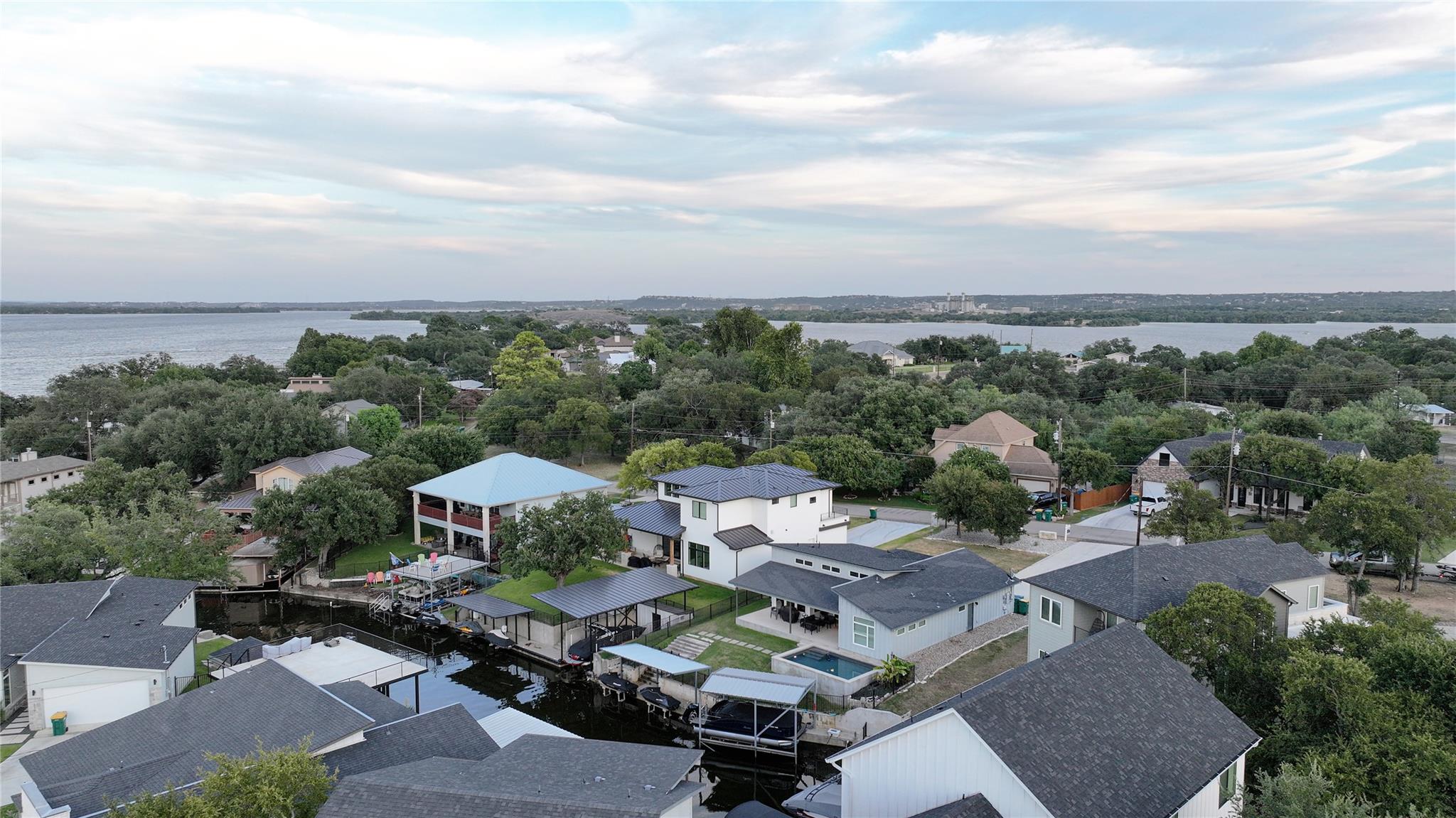 303 Robin Hood Ln, Granite Shoals, TX 78654