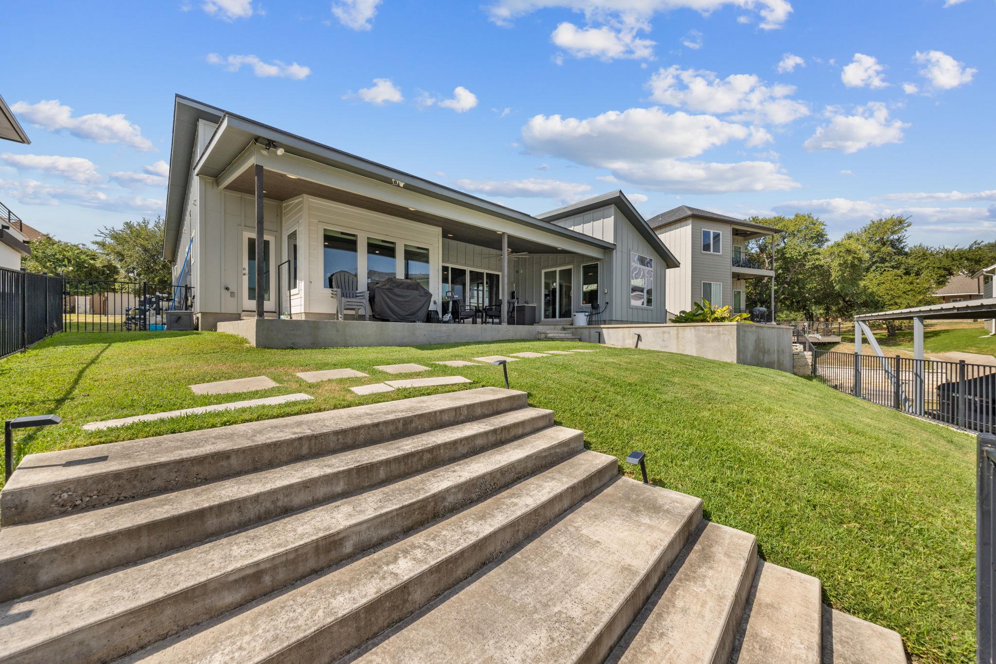 303 Robin Hood Ln, Granite Shoals, TX 78654