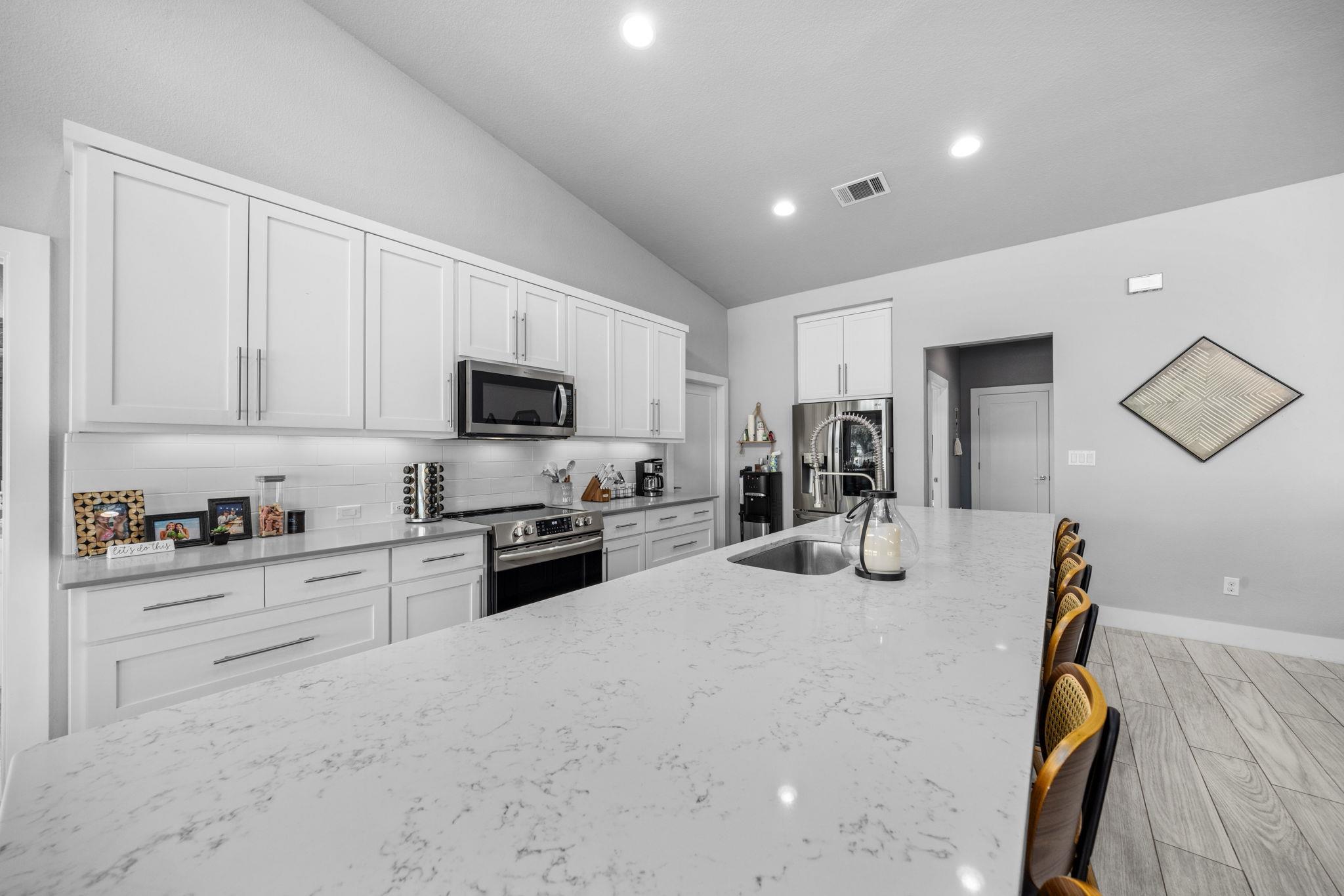 303 Robin Hood Ln, Granite Shoals, TX 78654