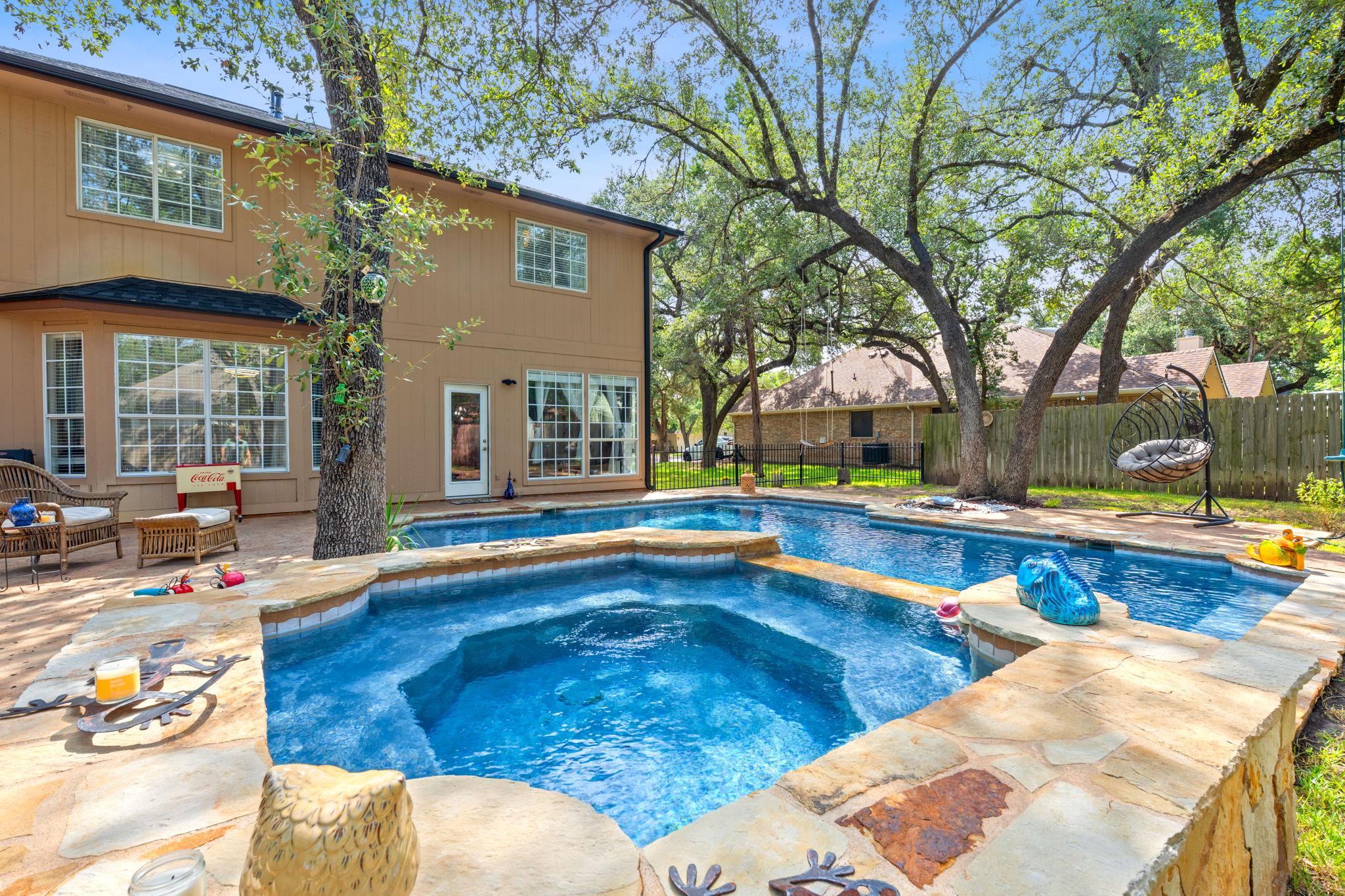 1913 Dove Ridge Trl, Leander, TX 78641