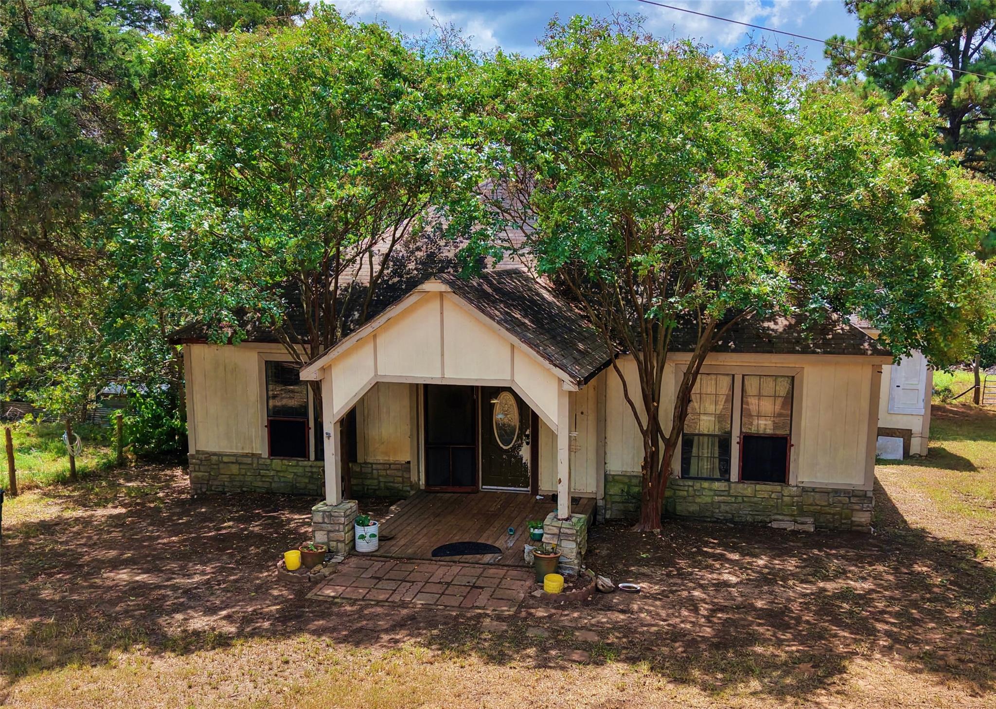 810 Pine Valley Loop, Smithville, TX 78957