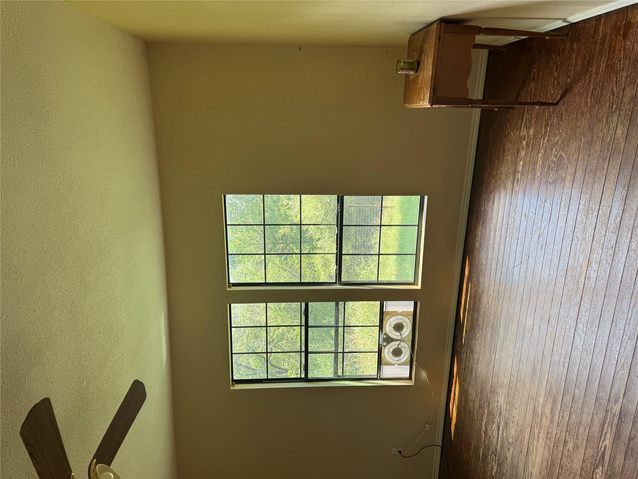 810 Pine Valley Loop, Smithville, TX 78957