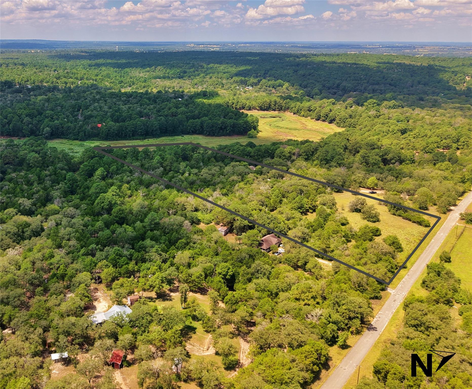 810 Pine Valley Loop, Smithville, TX 78957