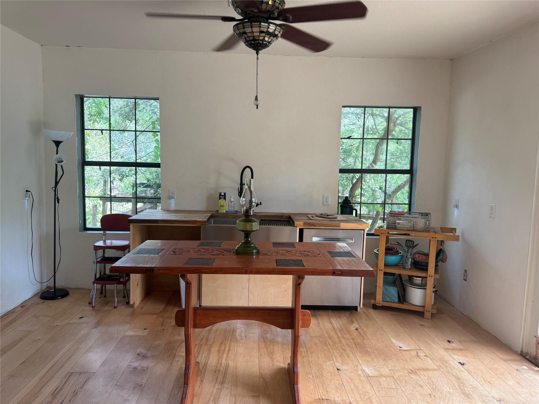 810 Pine Valley Loop, Smithville, TX 78957