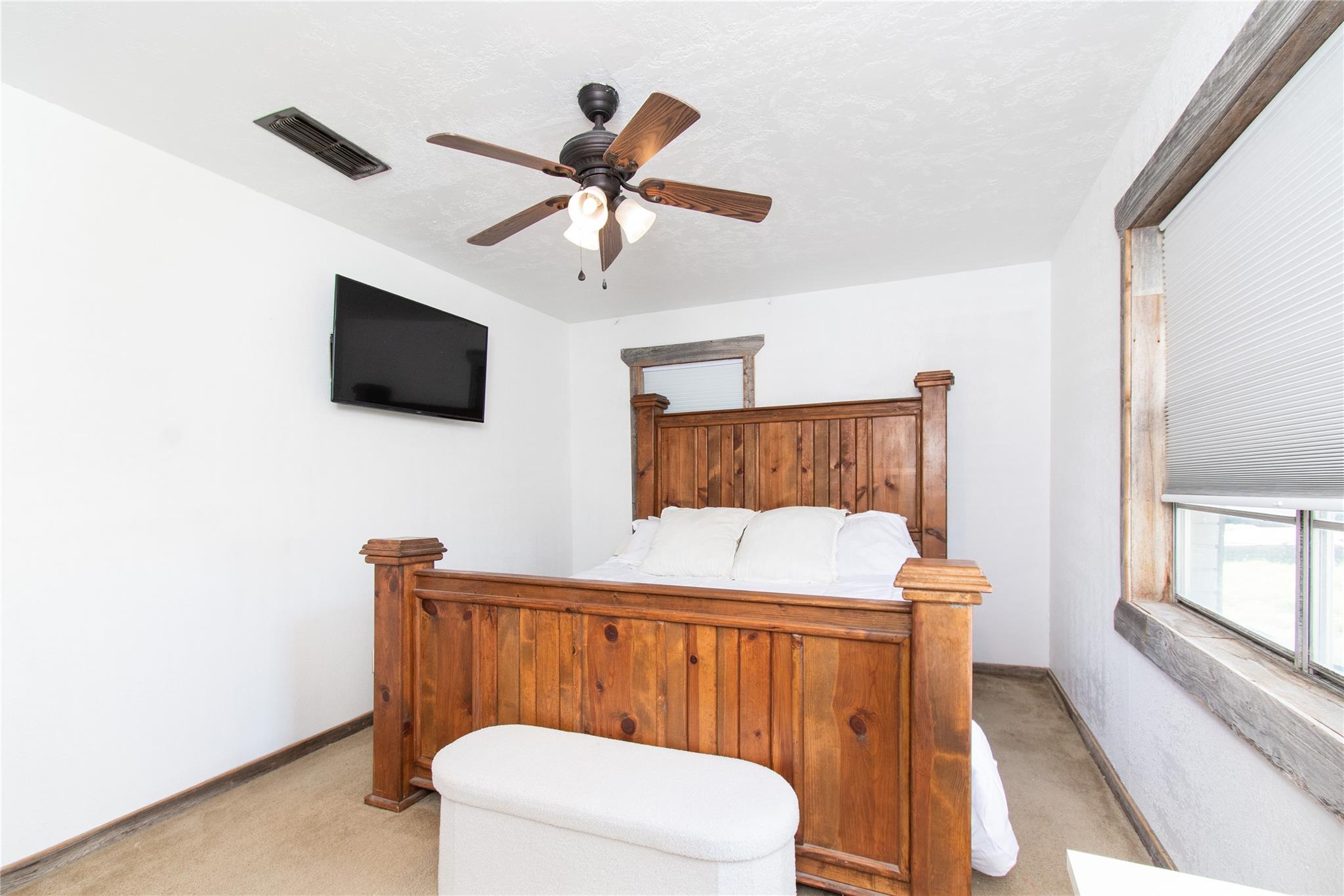 8490 E HWY 190, Rogers, TX 76569