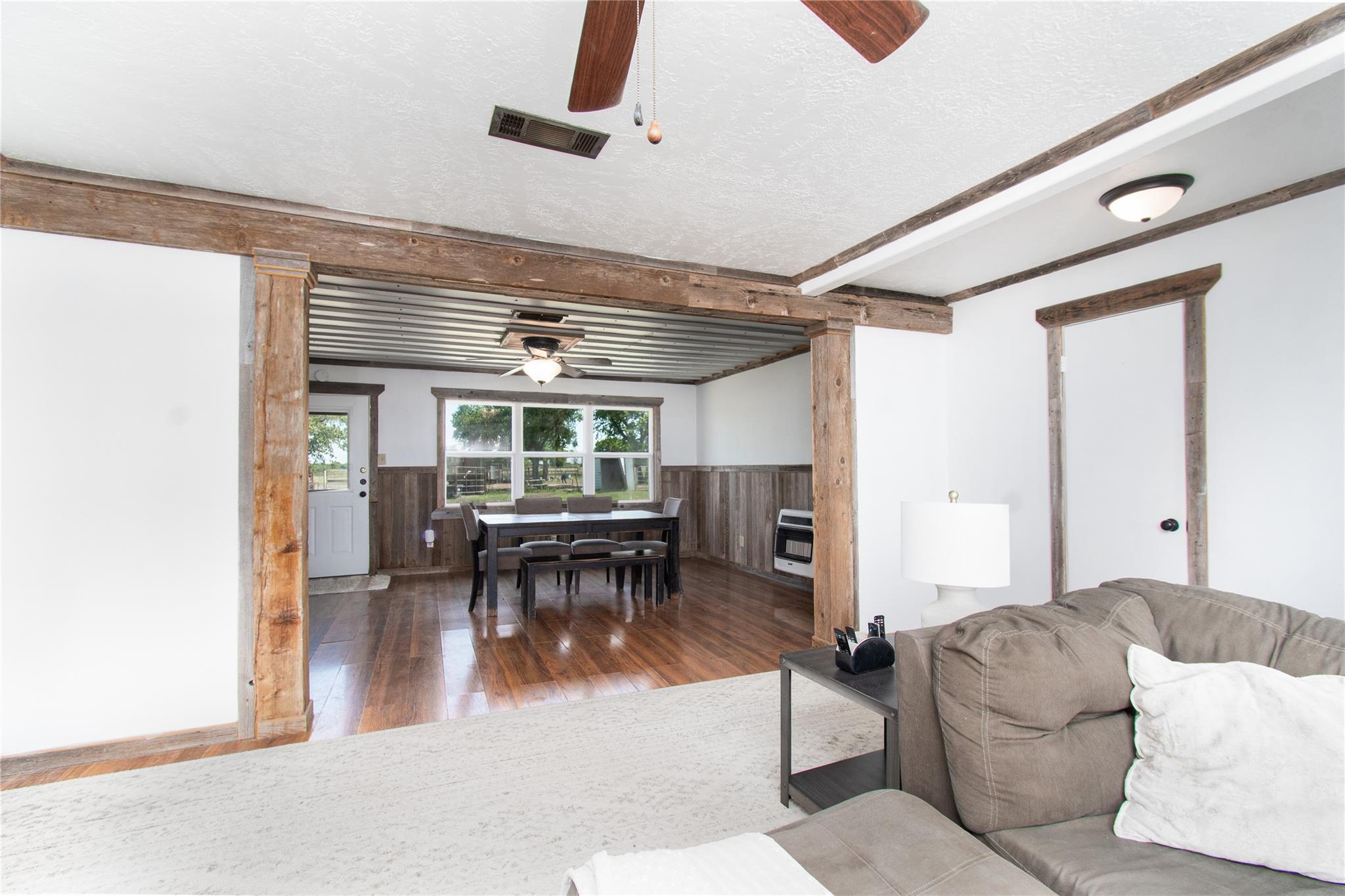 8490 E HWY 190, Rogers, TX 76569