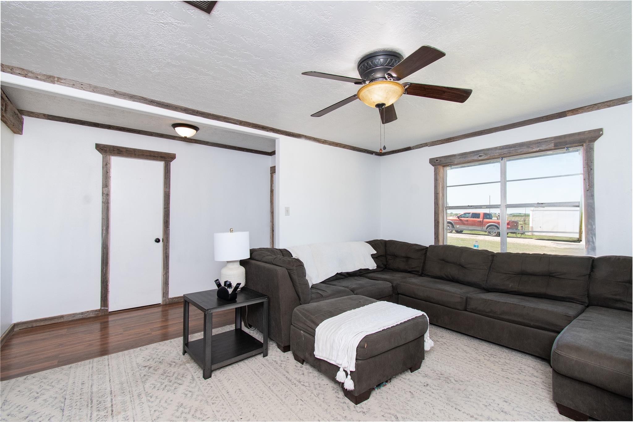 8490 E HWY 190, Rogers, TX 76569