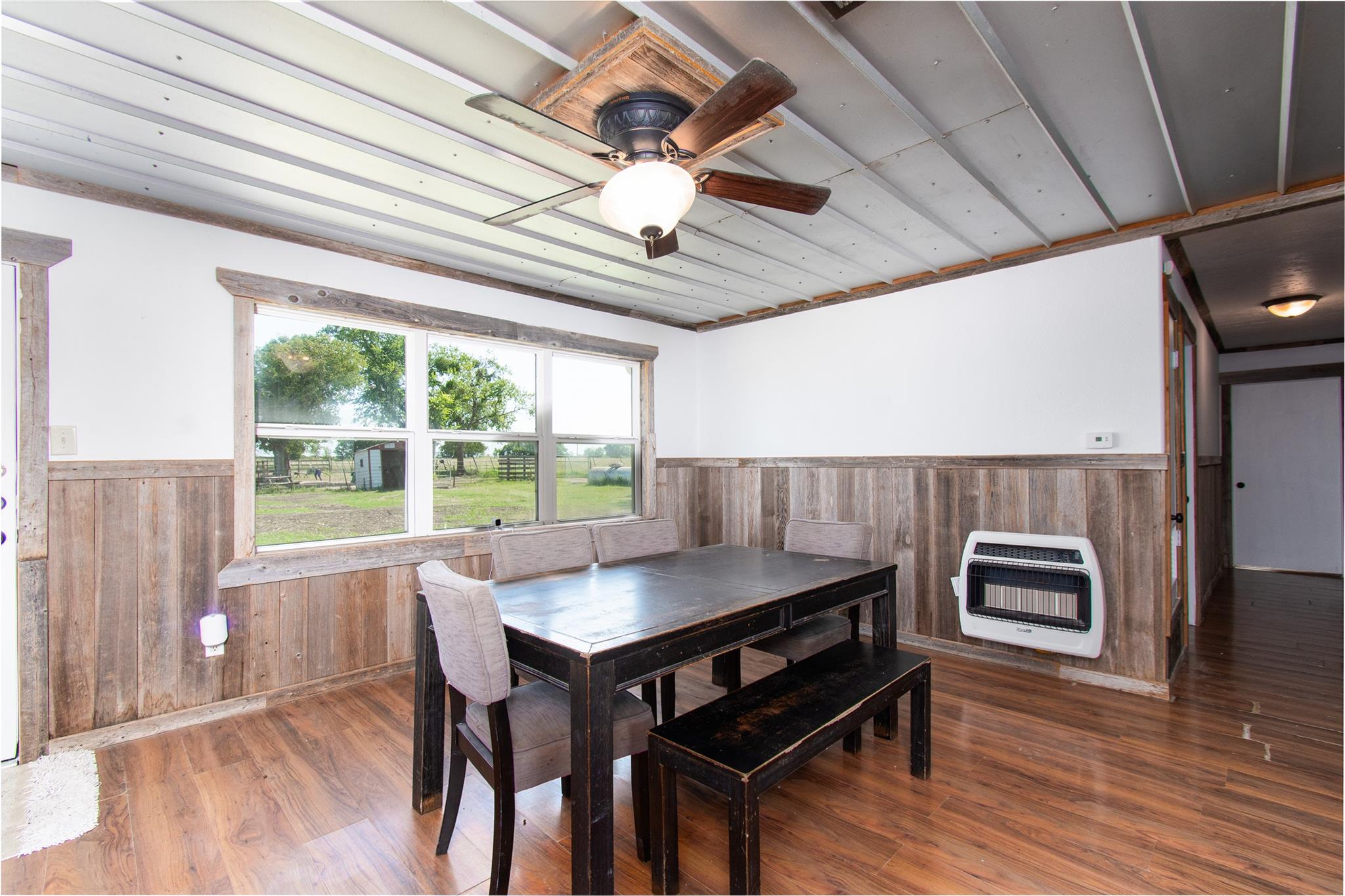 8490 E HWY 190, Rogers, TX 76569