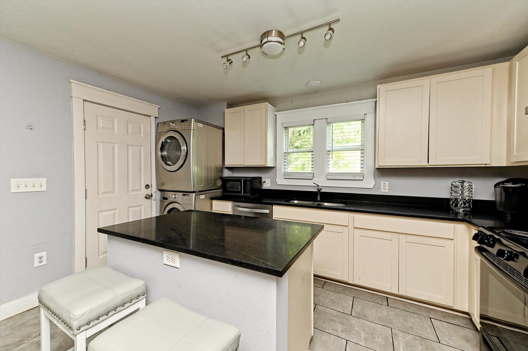 1906 E 21st St, Austin, TX 78722