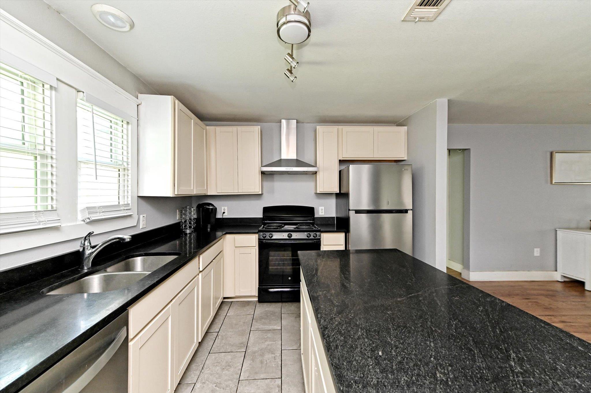 1906 E 21st St, Austin, TX 78722