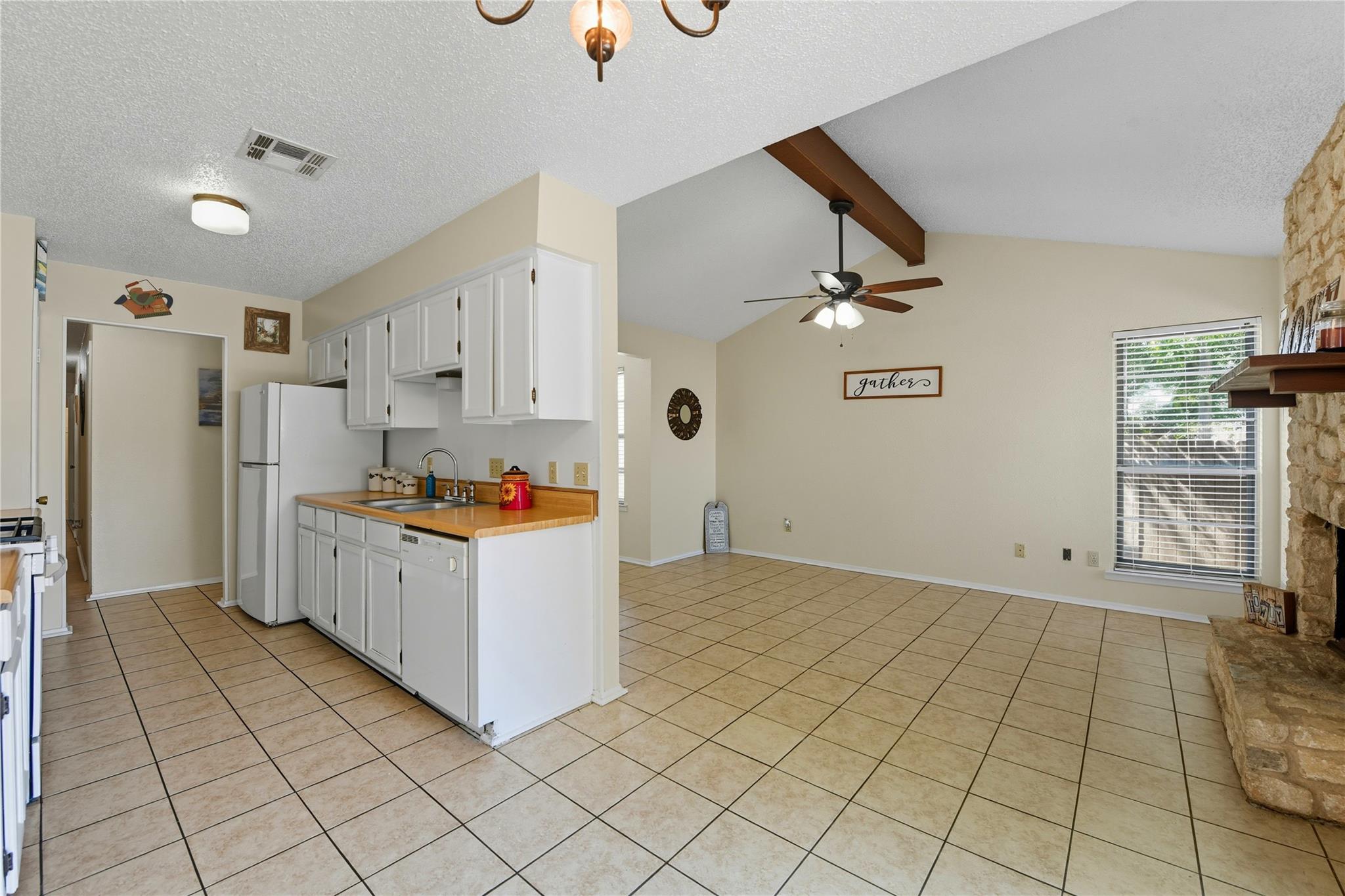 1231 Royal Crest Dr, Killeen, TX 76549