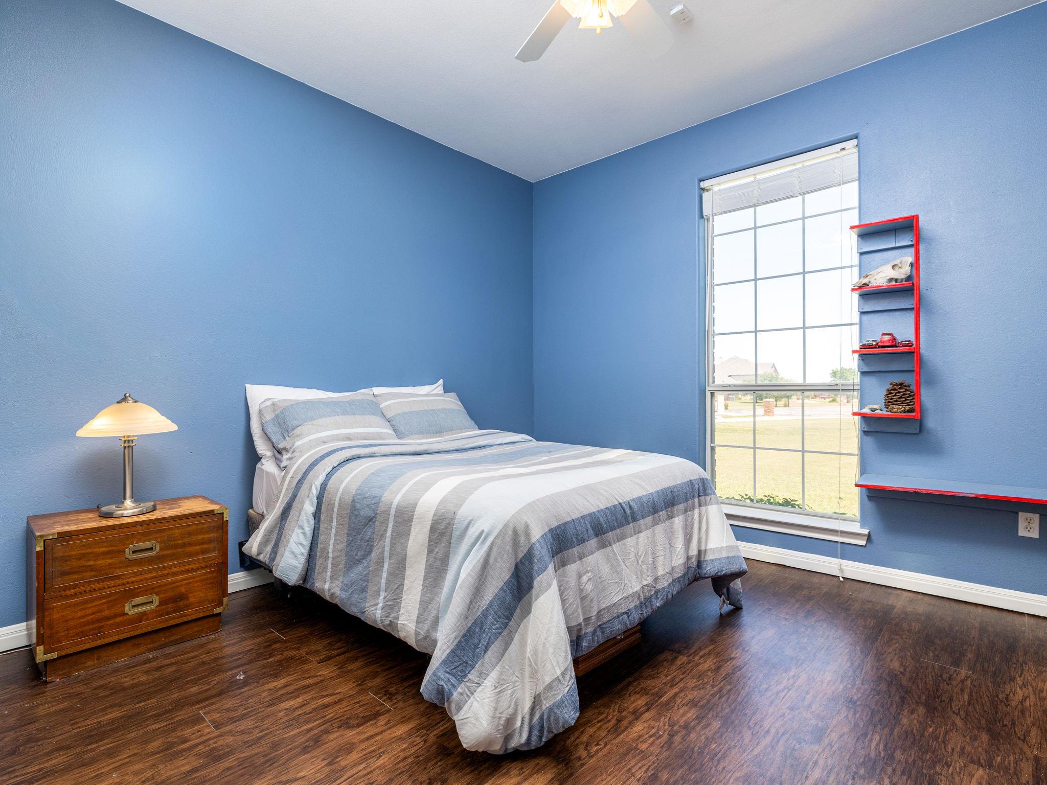 155 Comanche Cir, Hutto, TX 78634