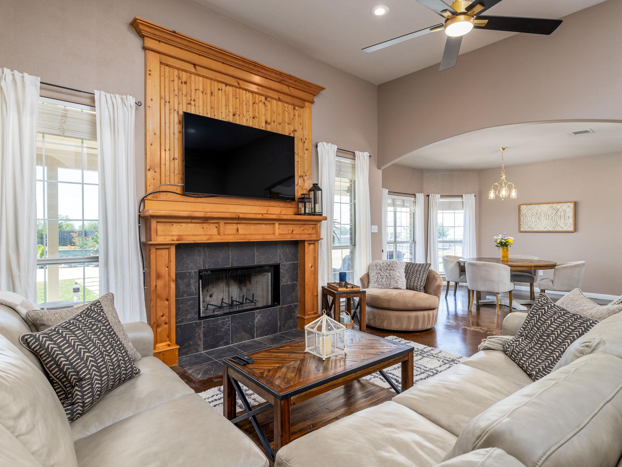 155 Comanche Cir, Hutto, TX 78634