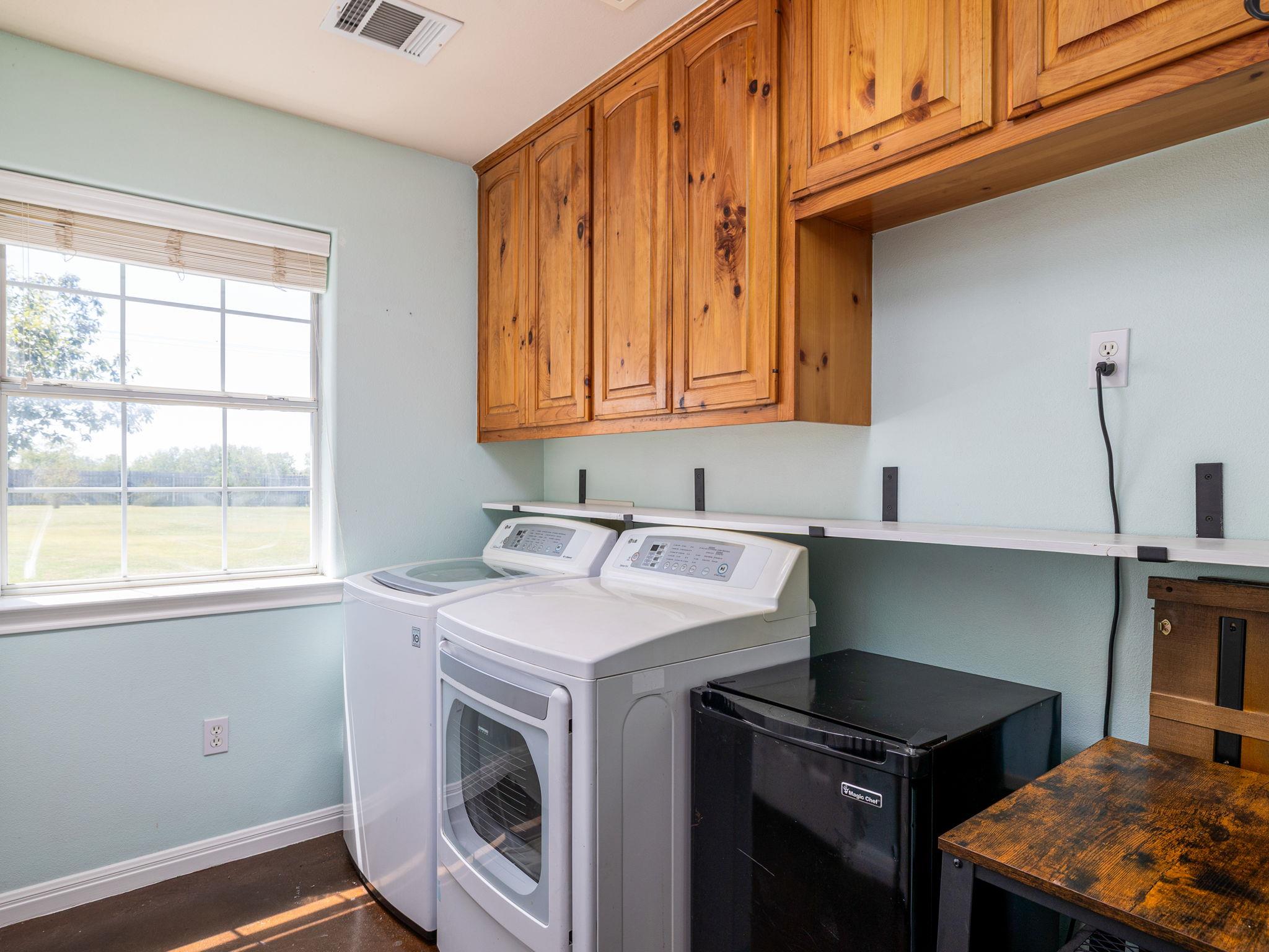 155 Comanche Cir, Hutto, TX 78634