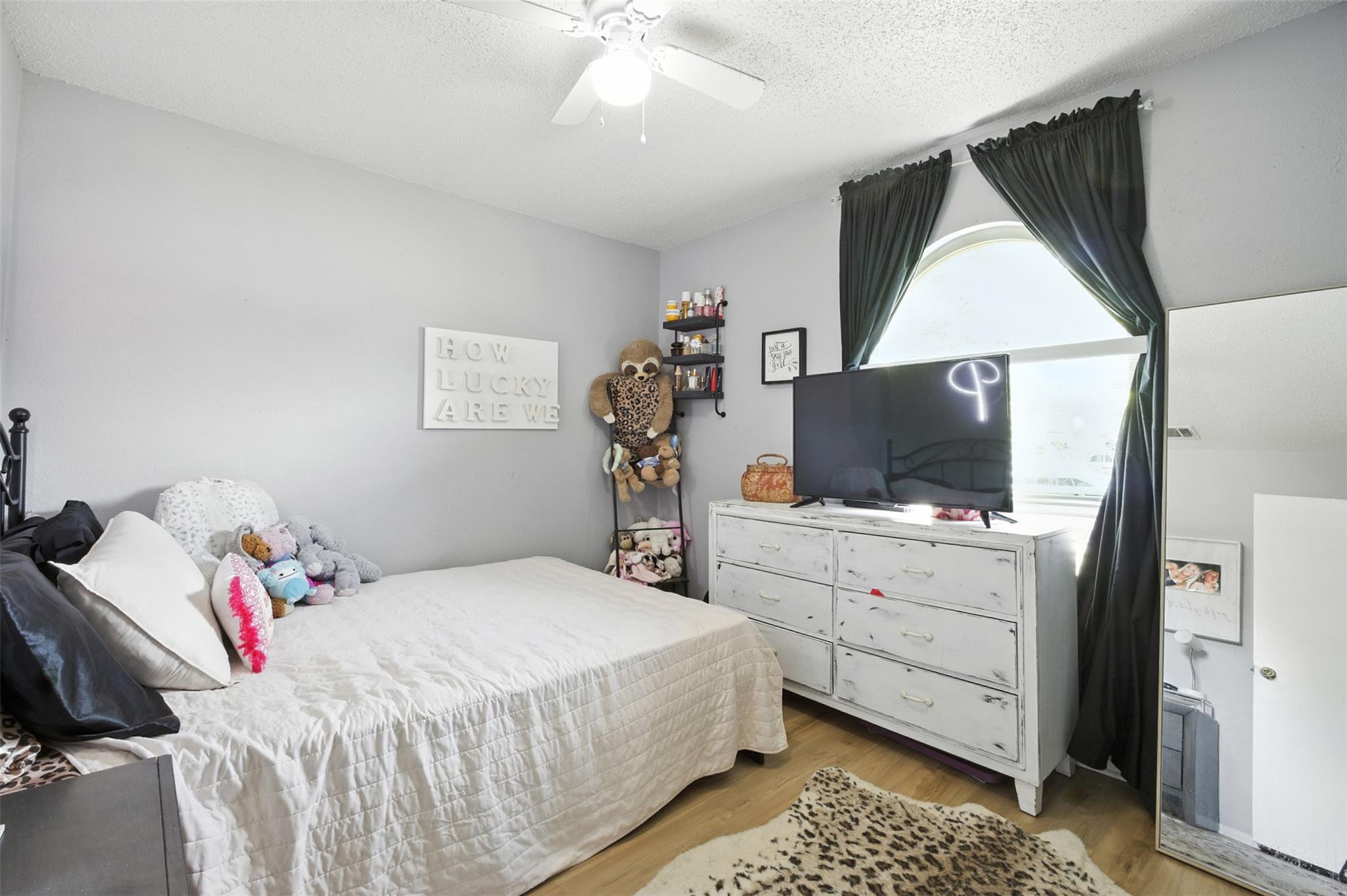 1400 Meadows Dr, Round Rock, TX 78681