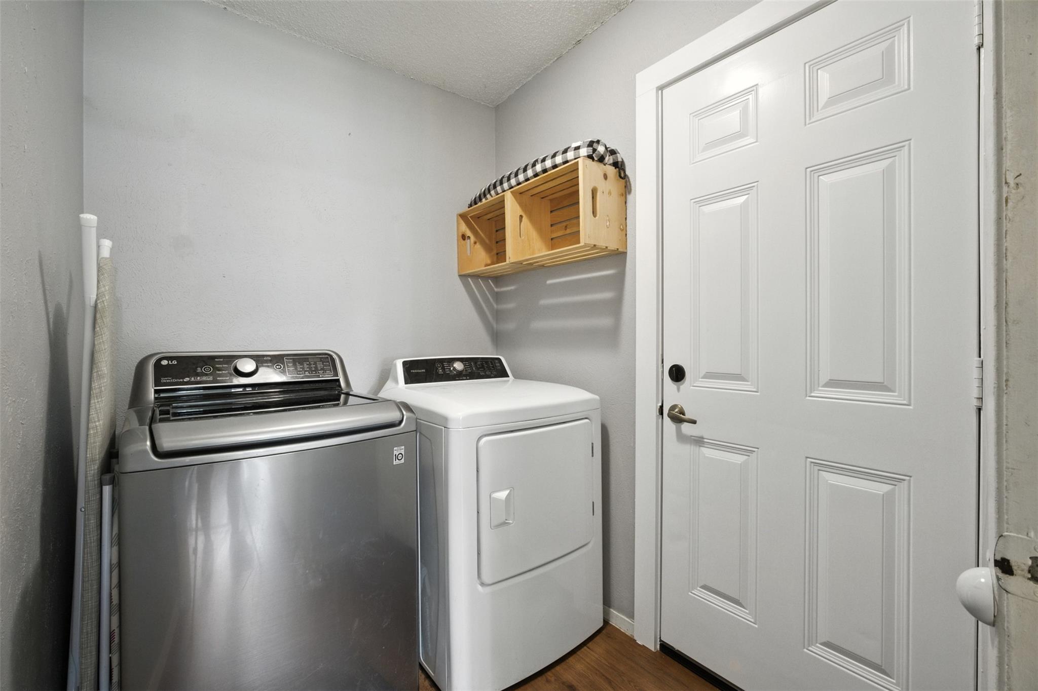 1400 Meadows Dr, Round Rock, TX 78681