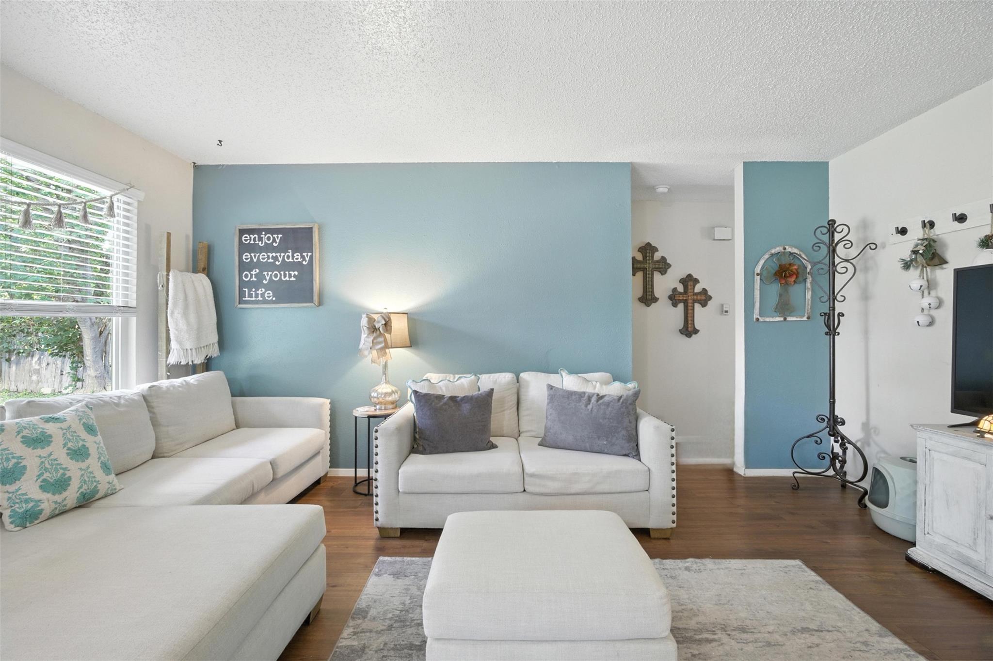 1400 Meadows Dr, Round Rock, TX 78681