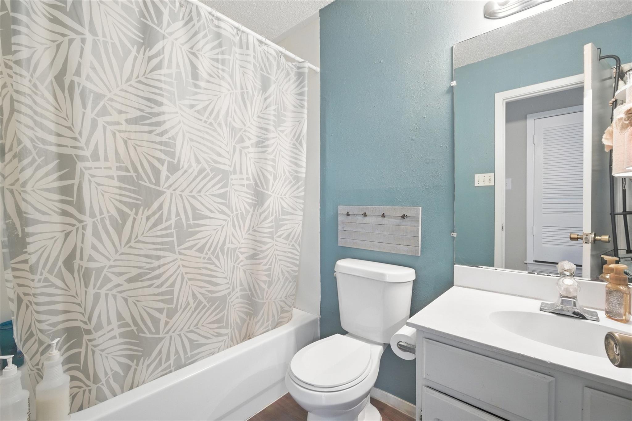 1400 Meadows Dr, Round Rock, TX 78681