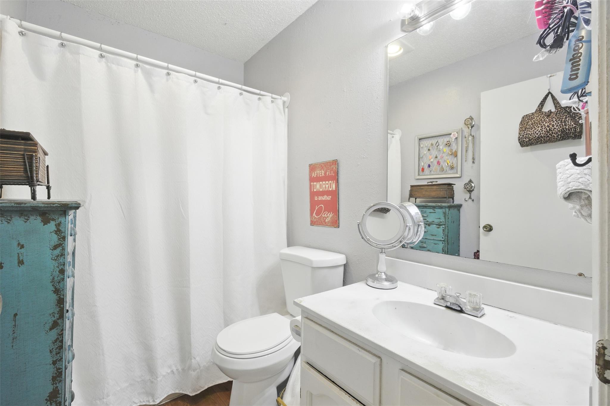 1400 Meadows Dr, Round Rock, TX 78681