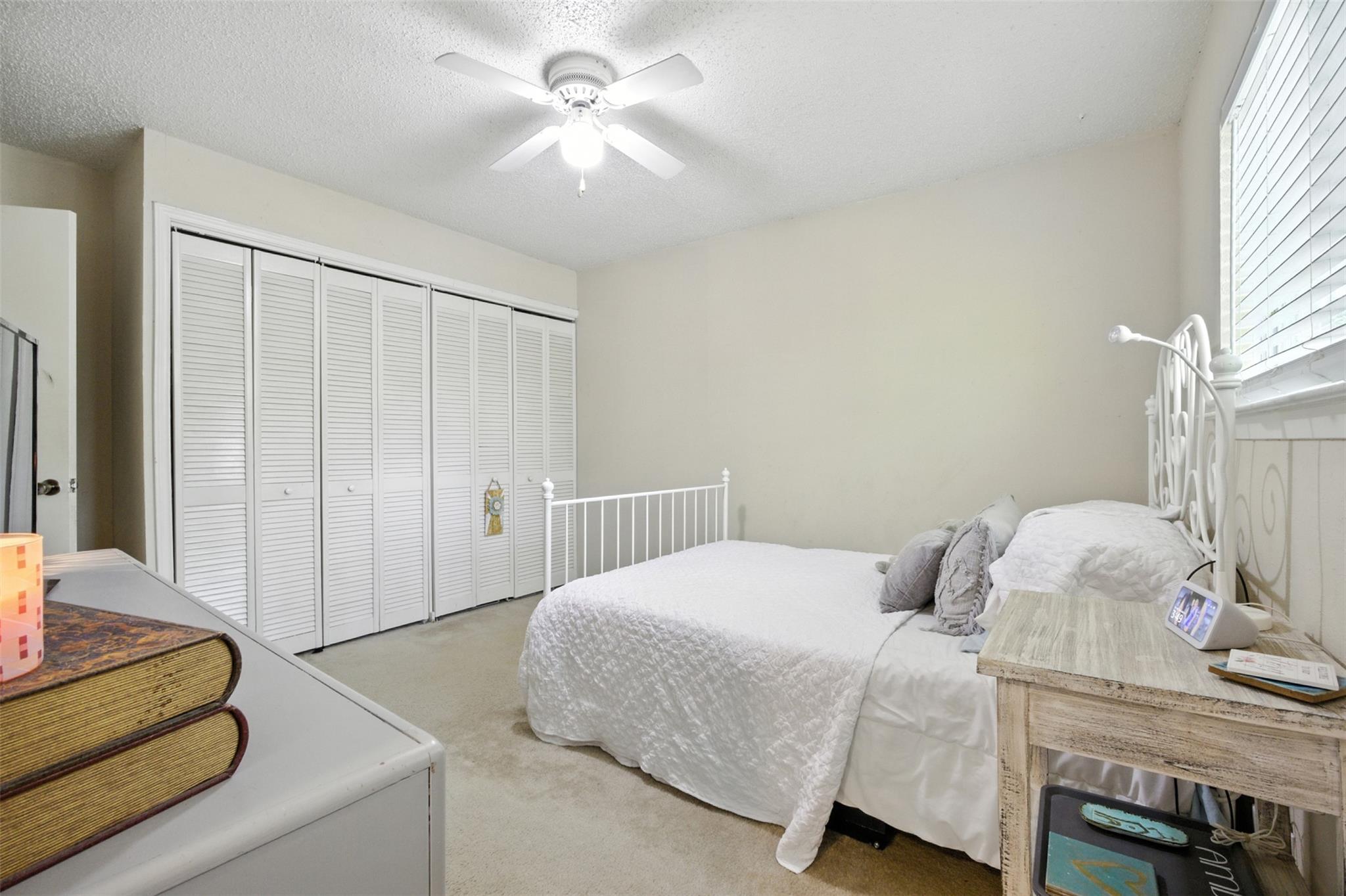 1400 Meadows Dr, Round Rock, TX 78681