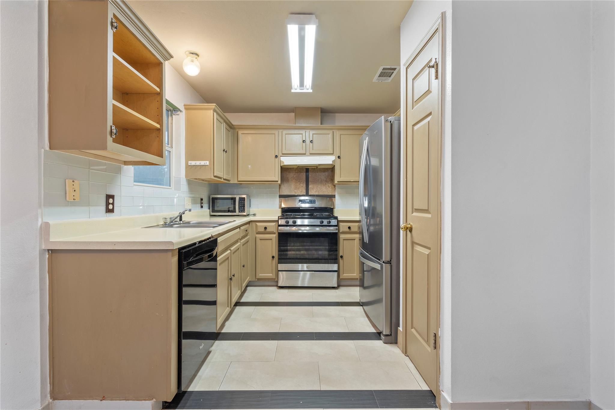 1812 Southcreek Dr, Leander, TX 78641