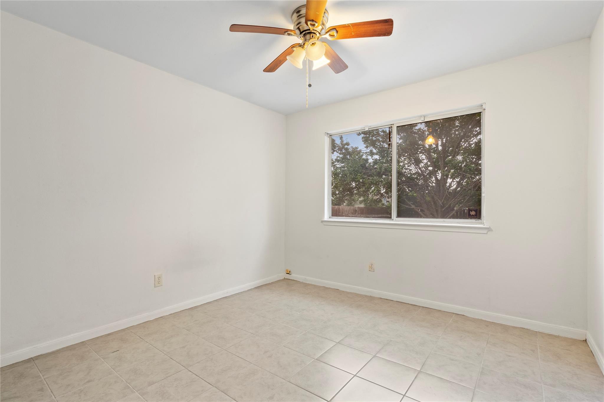 1812 Southcreek Dr, Leander, TX 78641