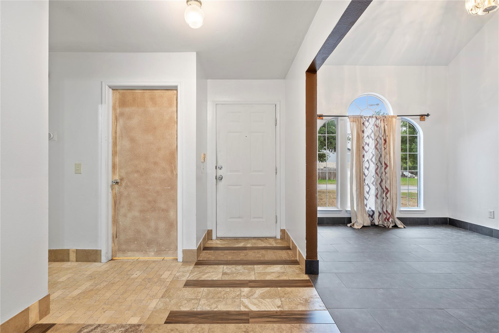 1812 Southcreek Dr, Leander, TX 78641