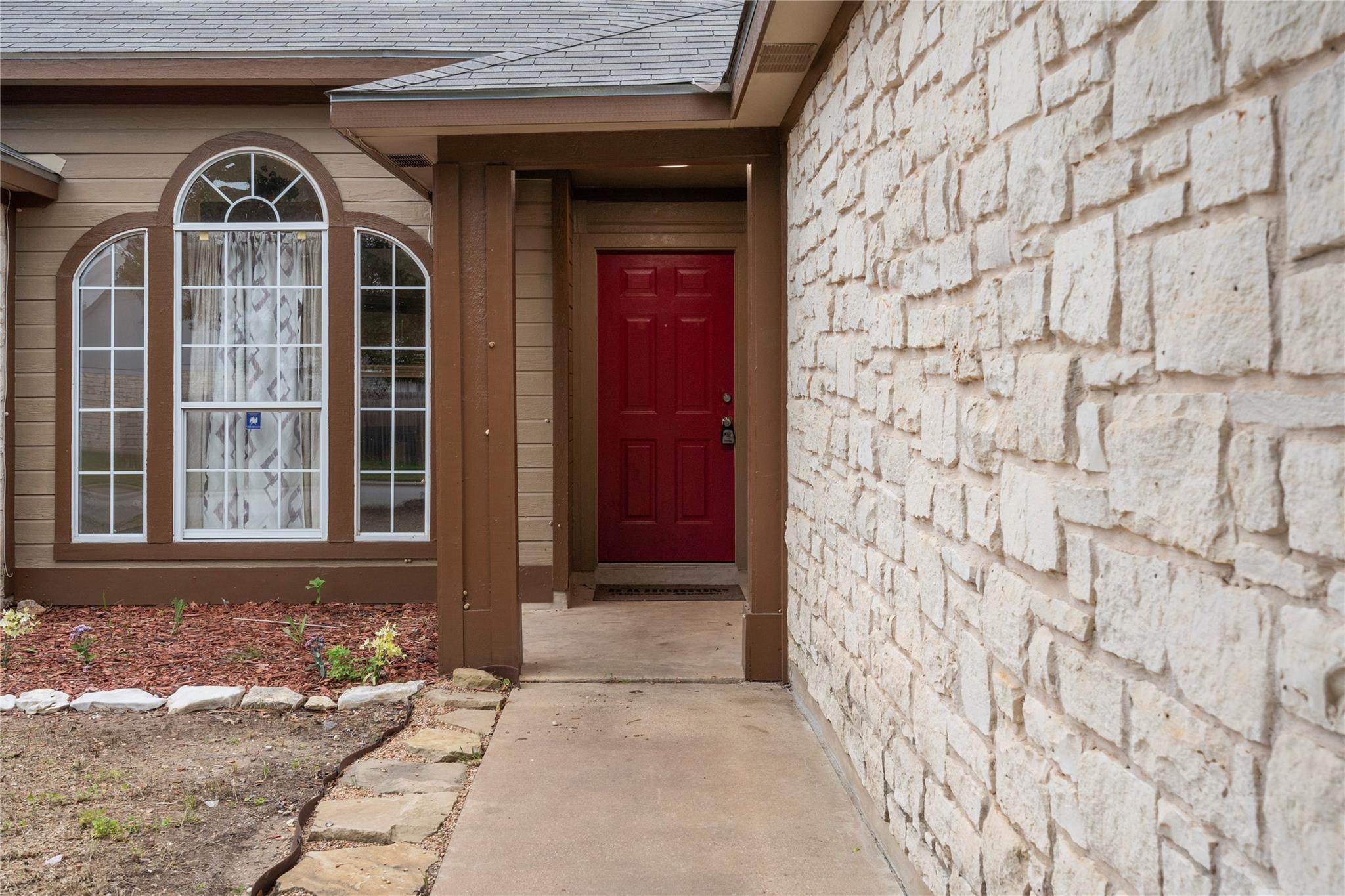 1812 Southcreek Dr, Leander, TX 78641