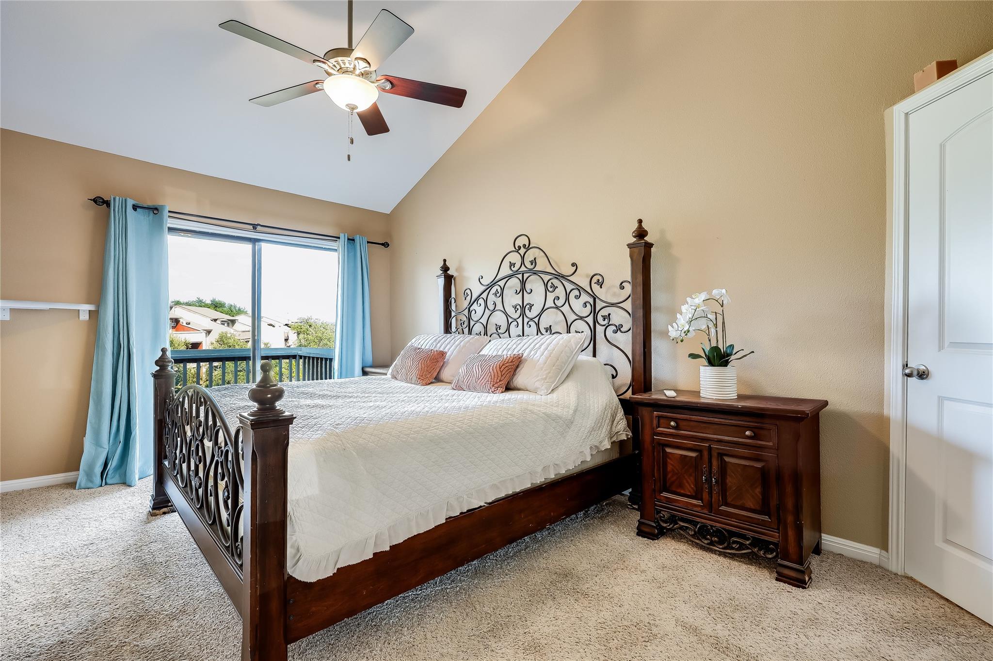 105 Comanche Pt, Point Venture, TX 78645