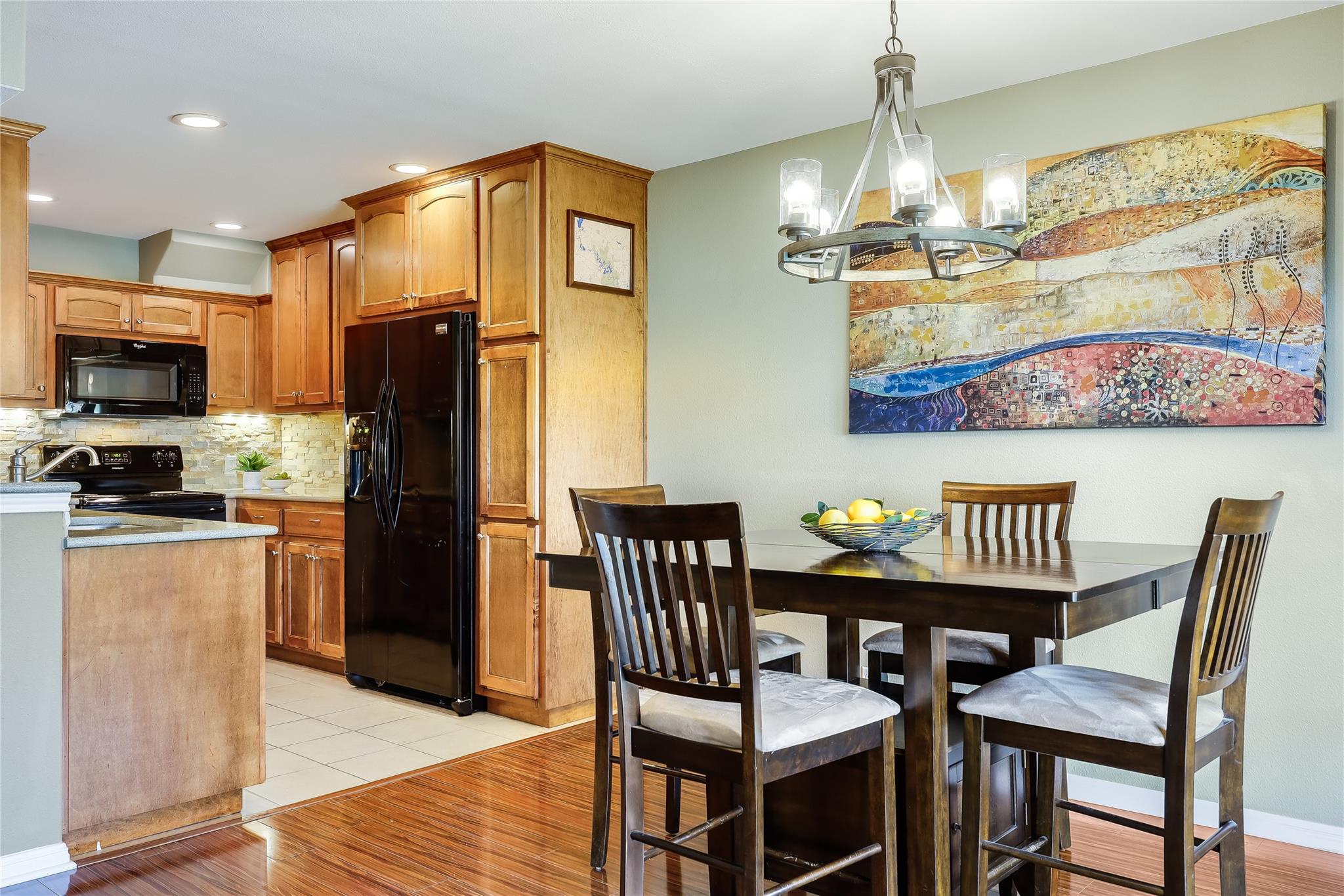 105 Comanche Pt, Point Venture, TX 78645