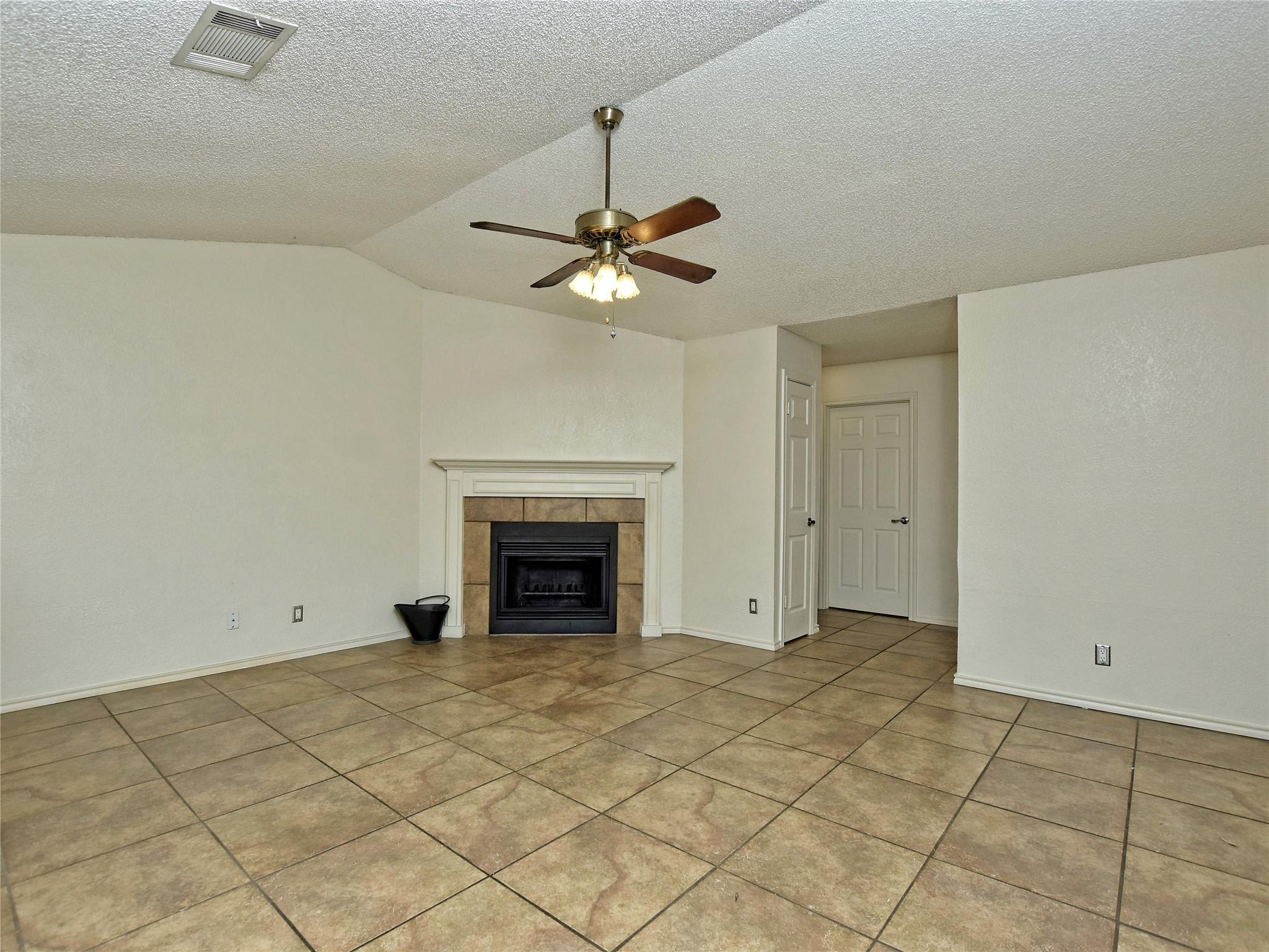 415 FANTAIL Loop # B, Austin, TX 78734